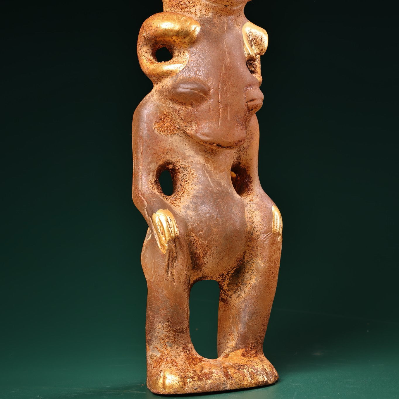 Chinese Antique Crystal Gilded Red Mountain Culture Man