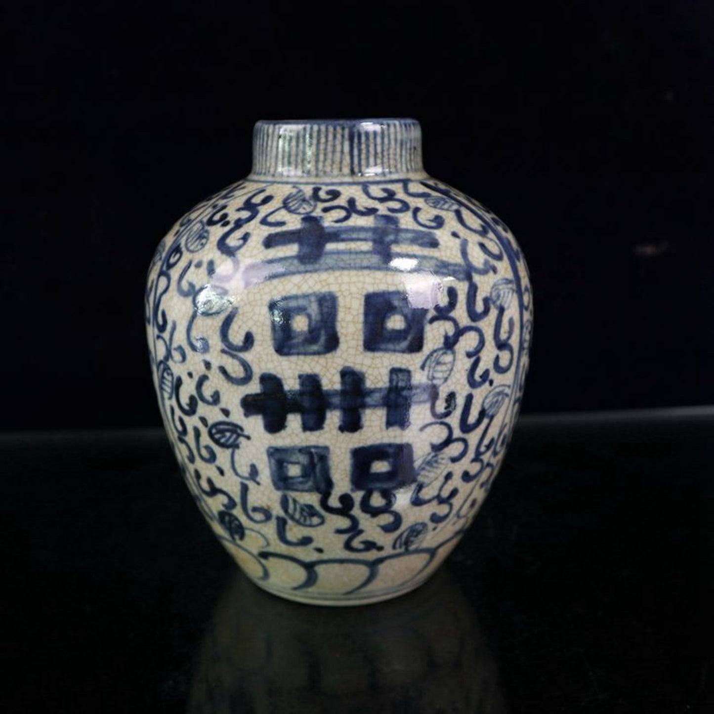 Open blue and white double happiness pattern jar