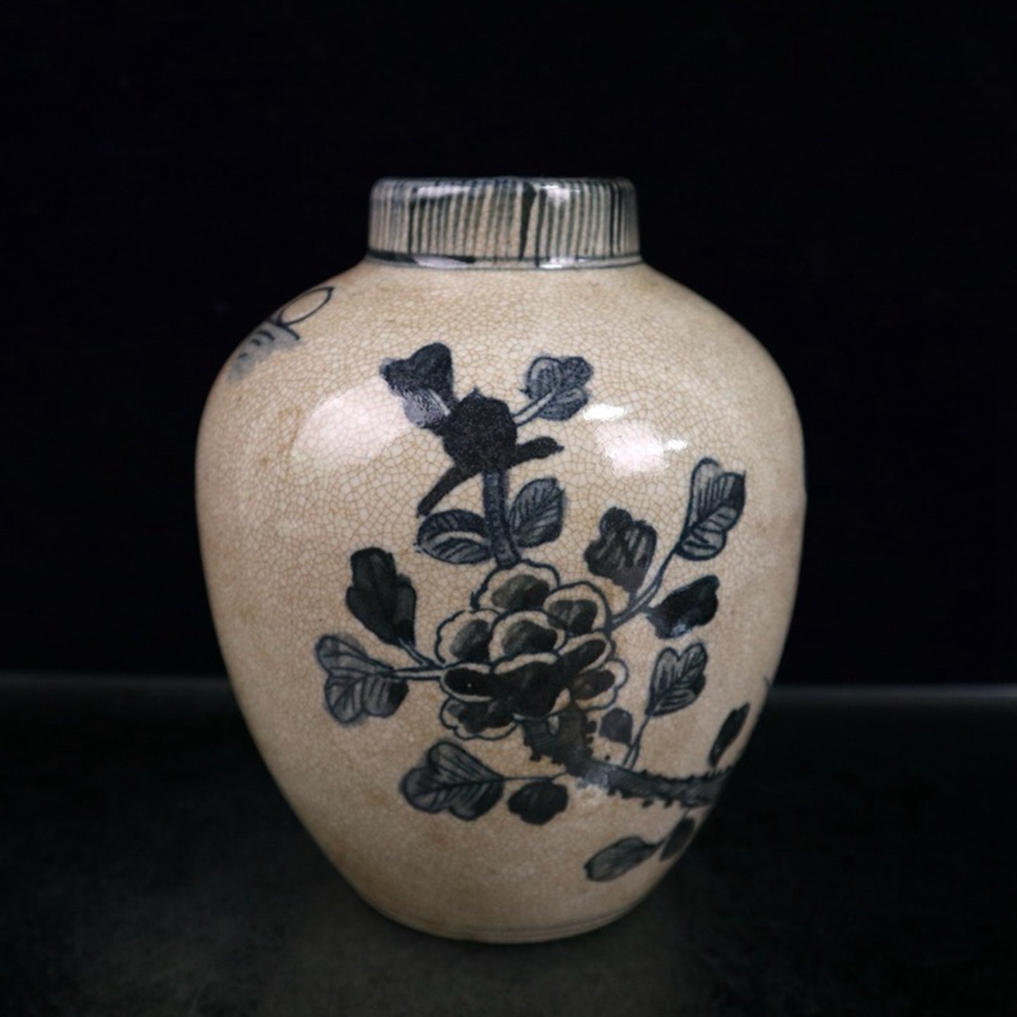 Open piece blue and white flower and bird pattern jar