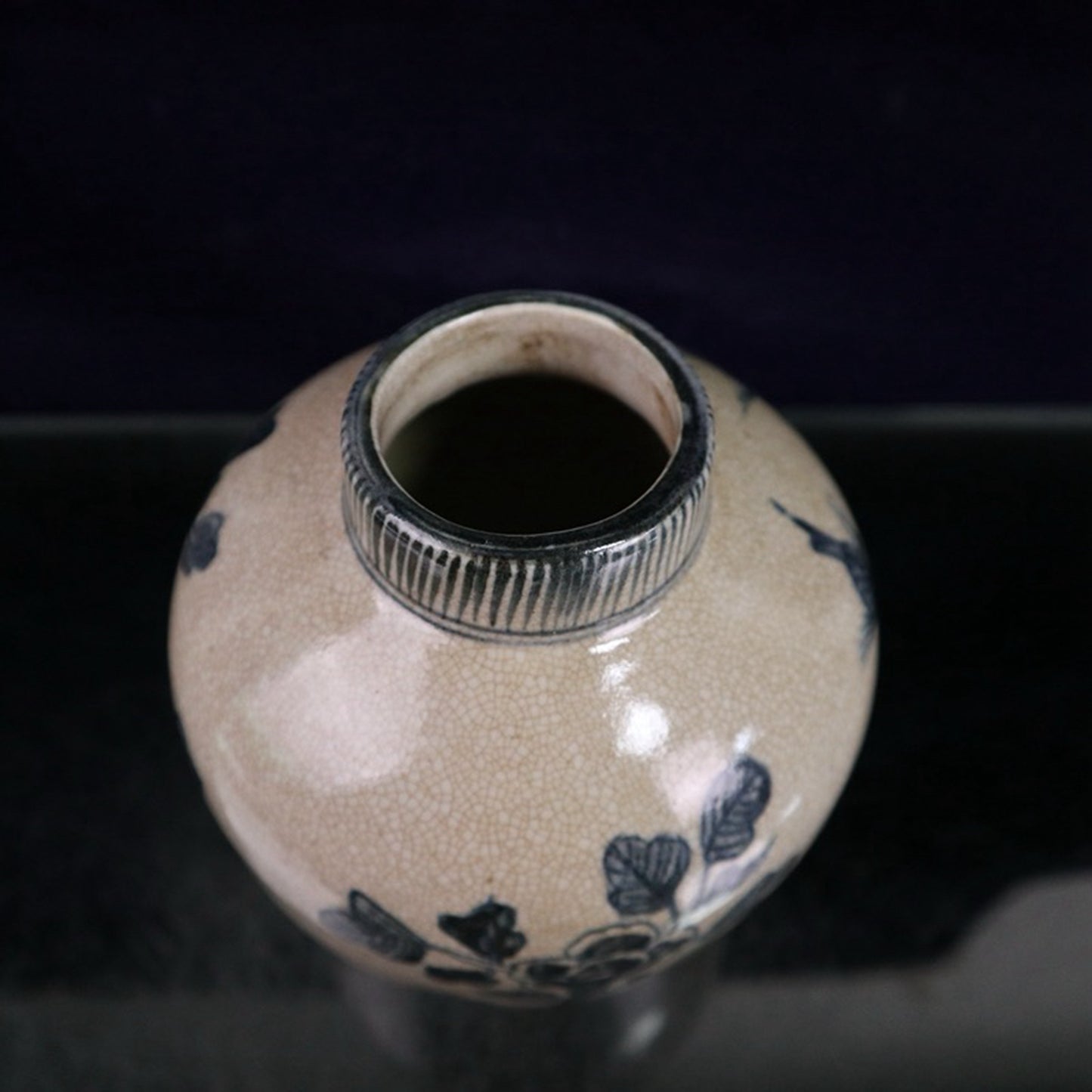Open piece blue and white flower and bird pattern jar