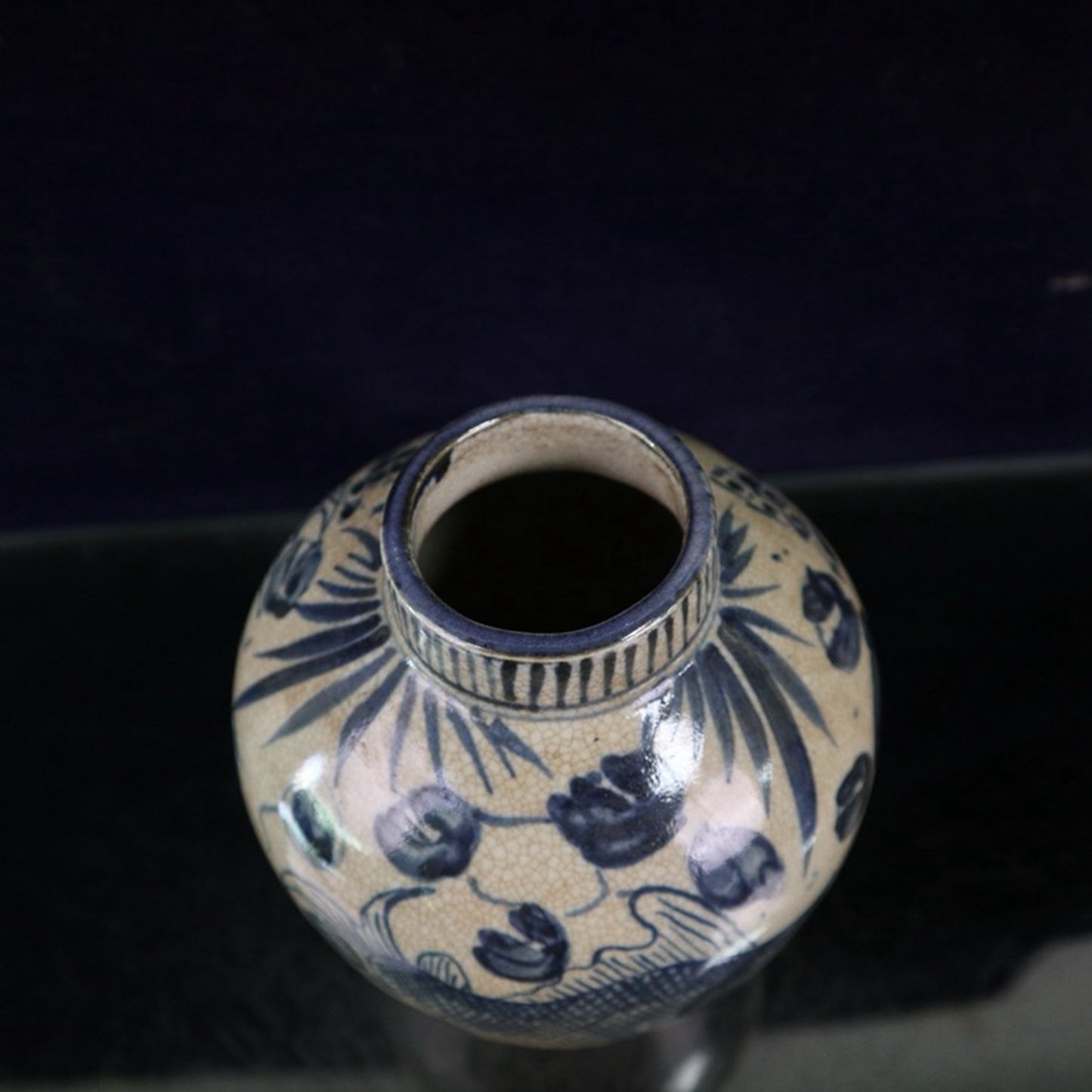 Open blue and white fish pattern jar