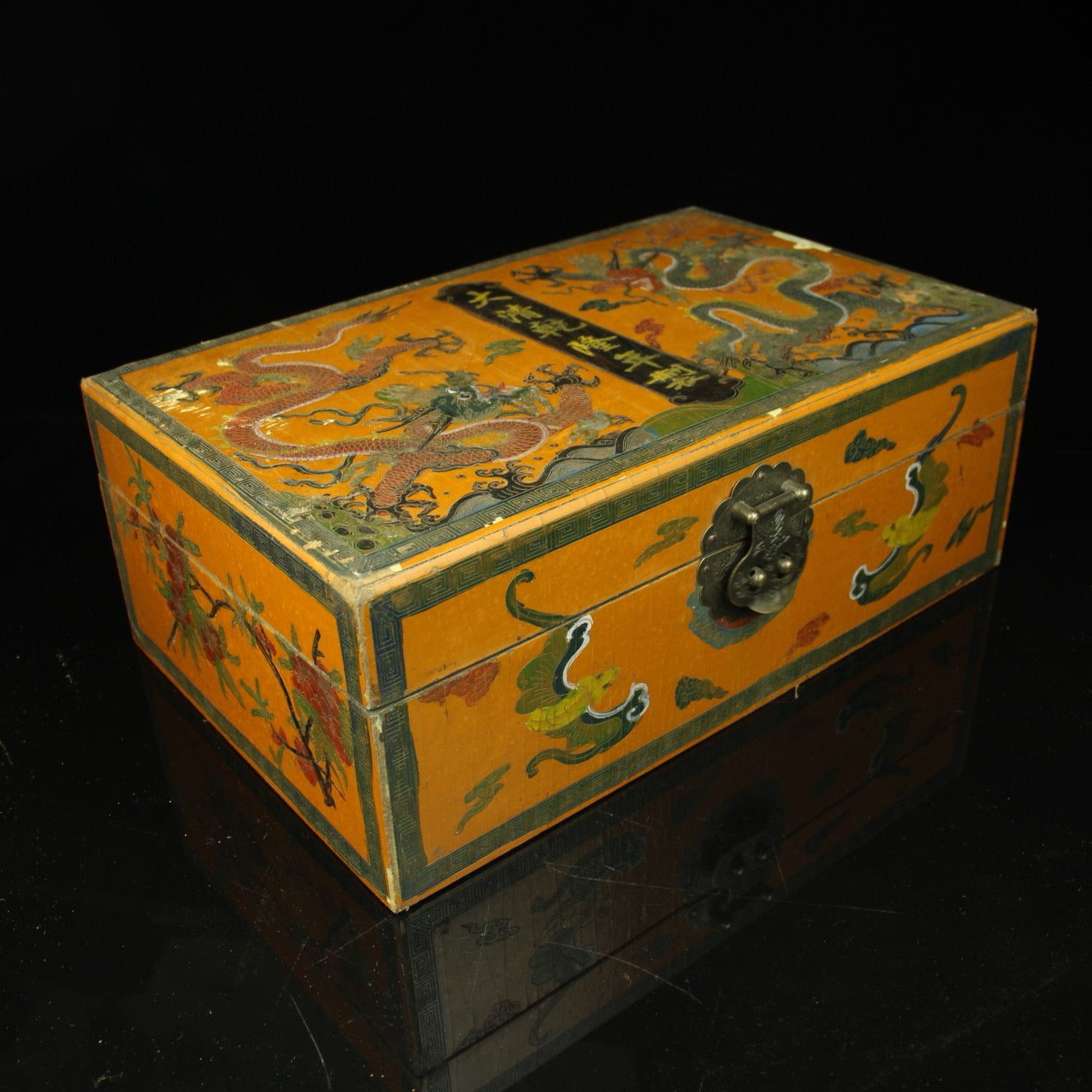 A box of Chinese antique Starlight Cloisonne rings