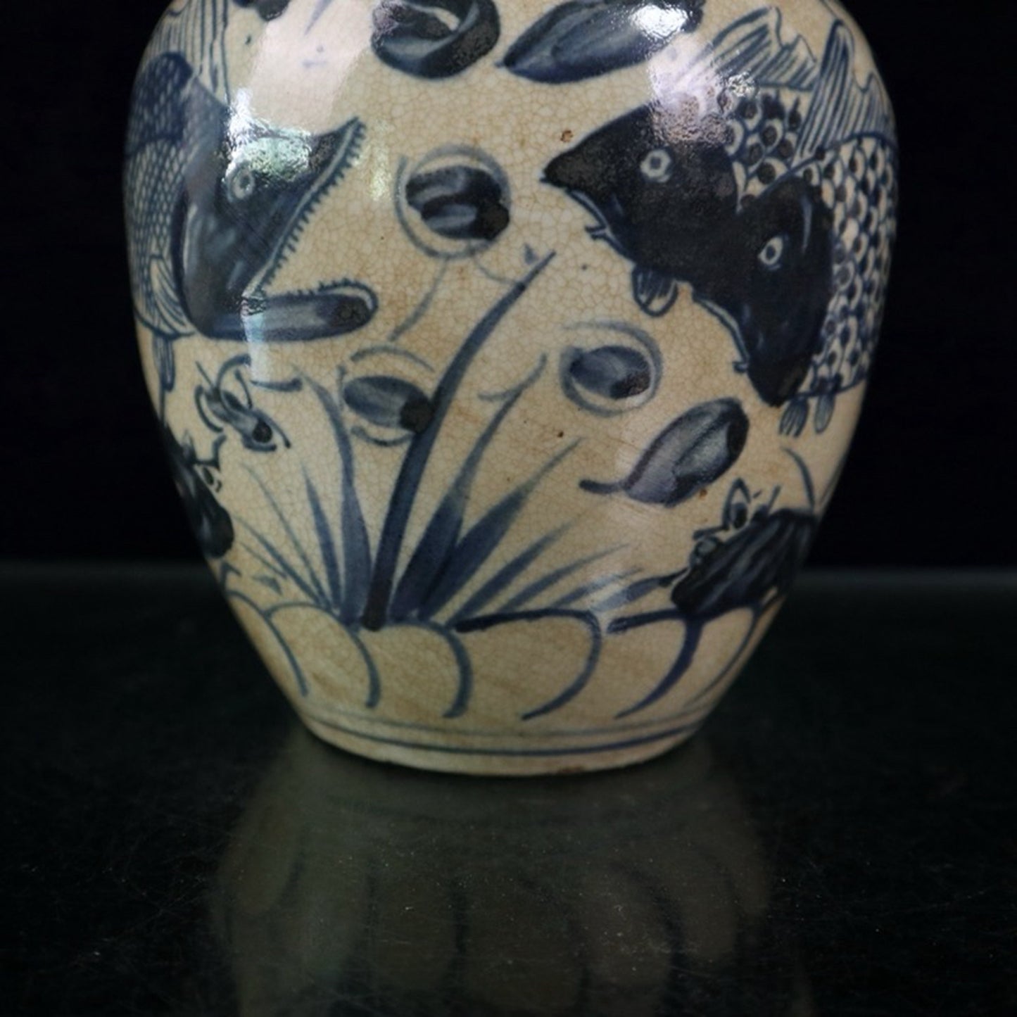 Open blue and white fish pattern jar