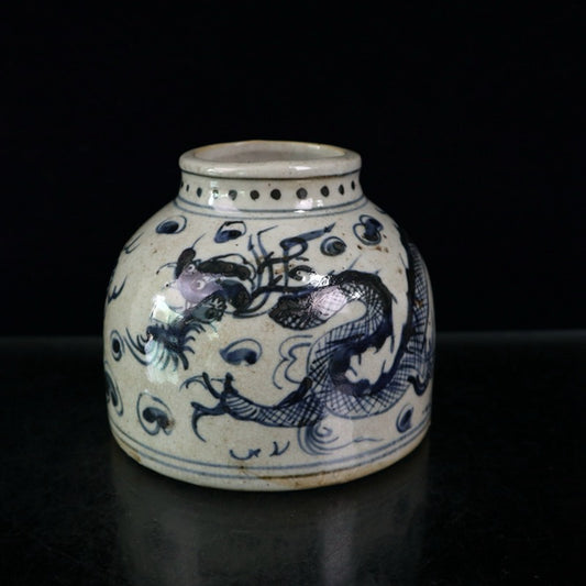 Open blue and white dragon patterned jar