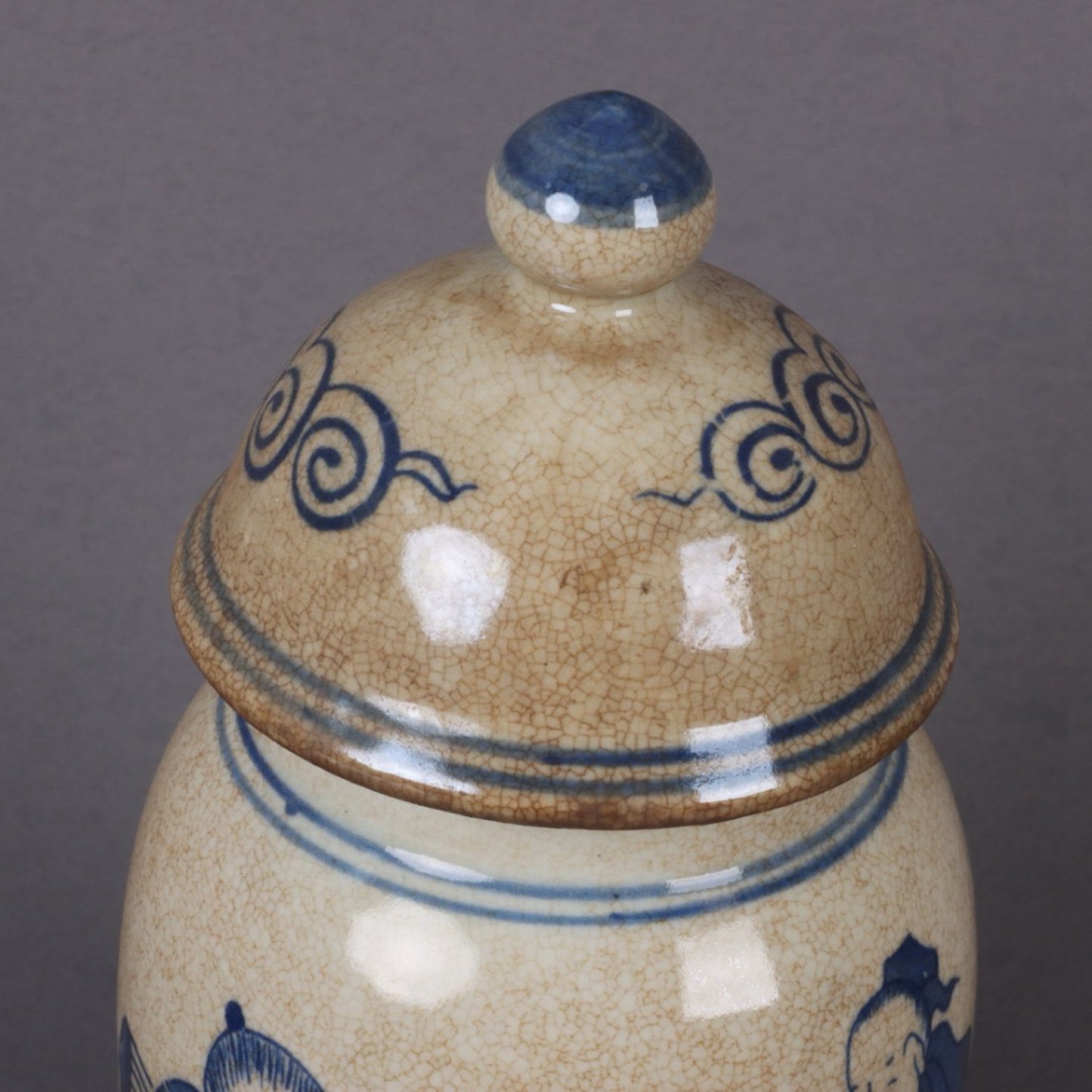 Blue and white porcelain character story patterned small general jar
