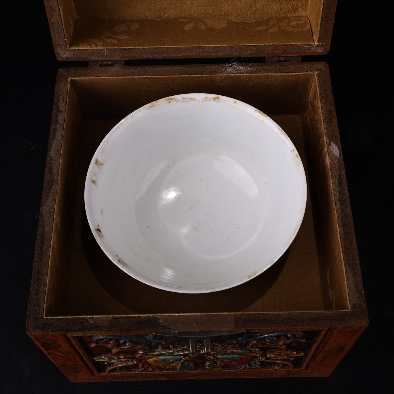 Chinese antique enamel hand-painted pink porcelain bowl