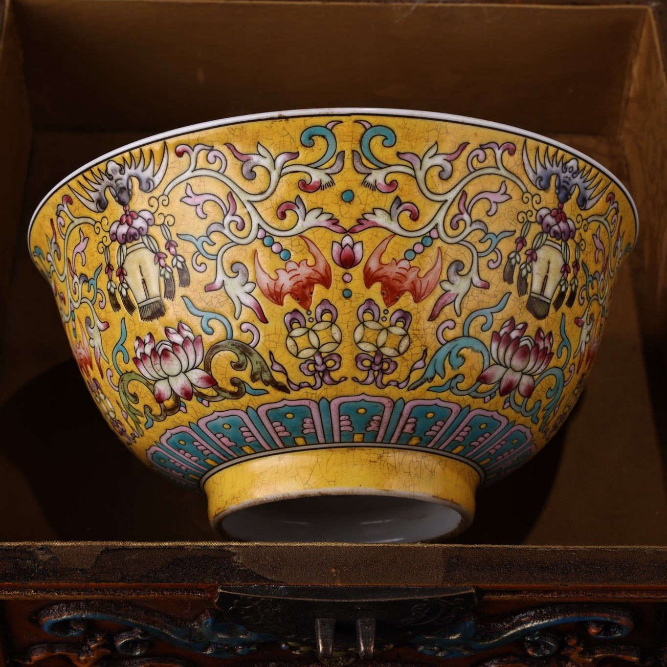 Chinese antique enamel hand-painted pink porcelain bowl