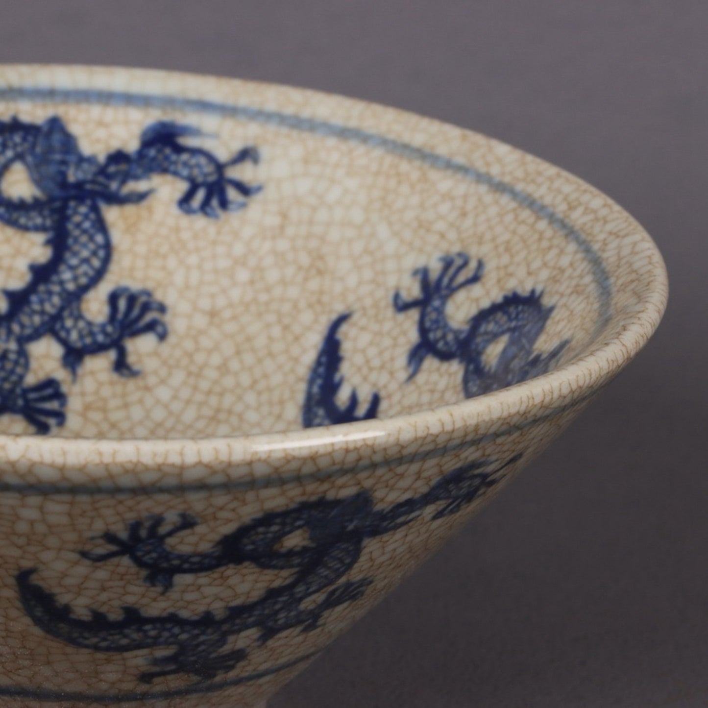 Blue and white dragon patterned sky shaped bamboo hat bowl