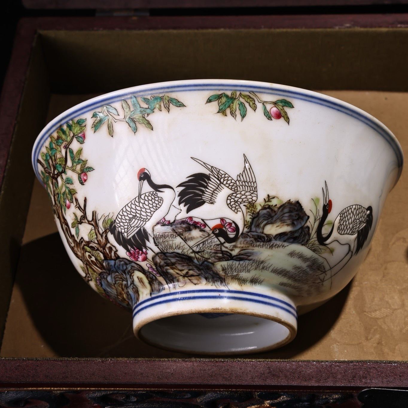 A pair of Chinese antique enamel colored porcelain bowls