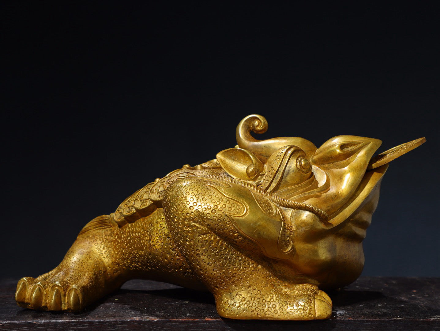 Chinese antique pure copper golden toad ornaments
