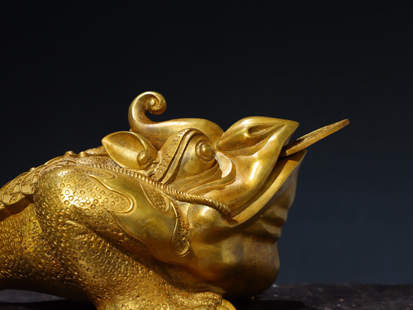 Chinese antique pure copper golden toad ornaments