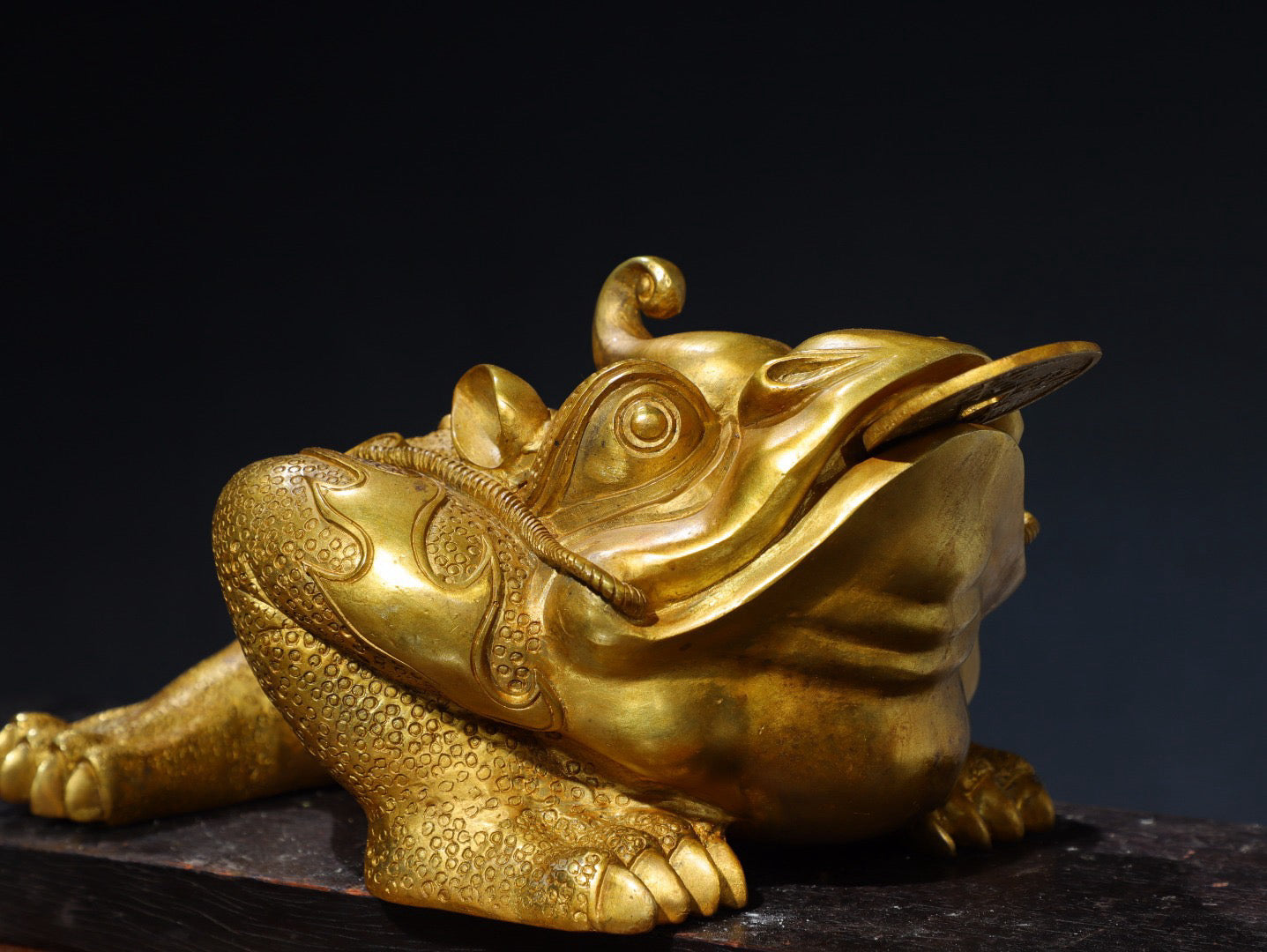 Chinese antique pure copper golden toad ornaments