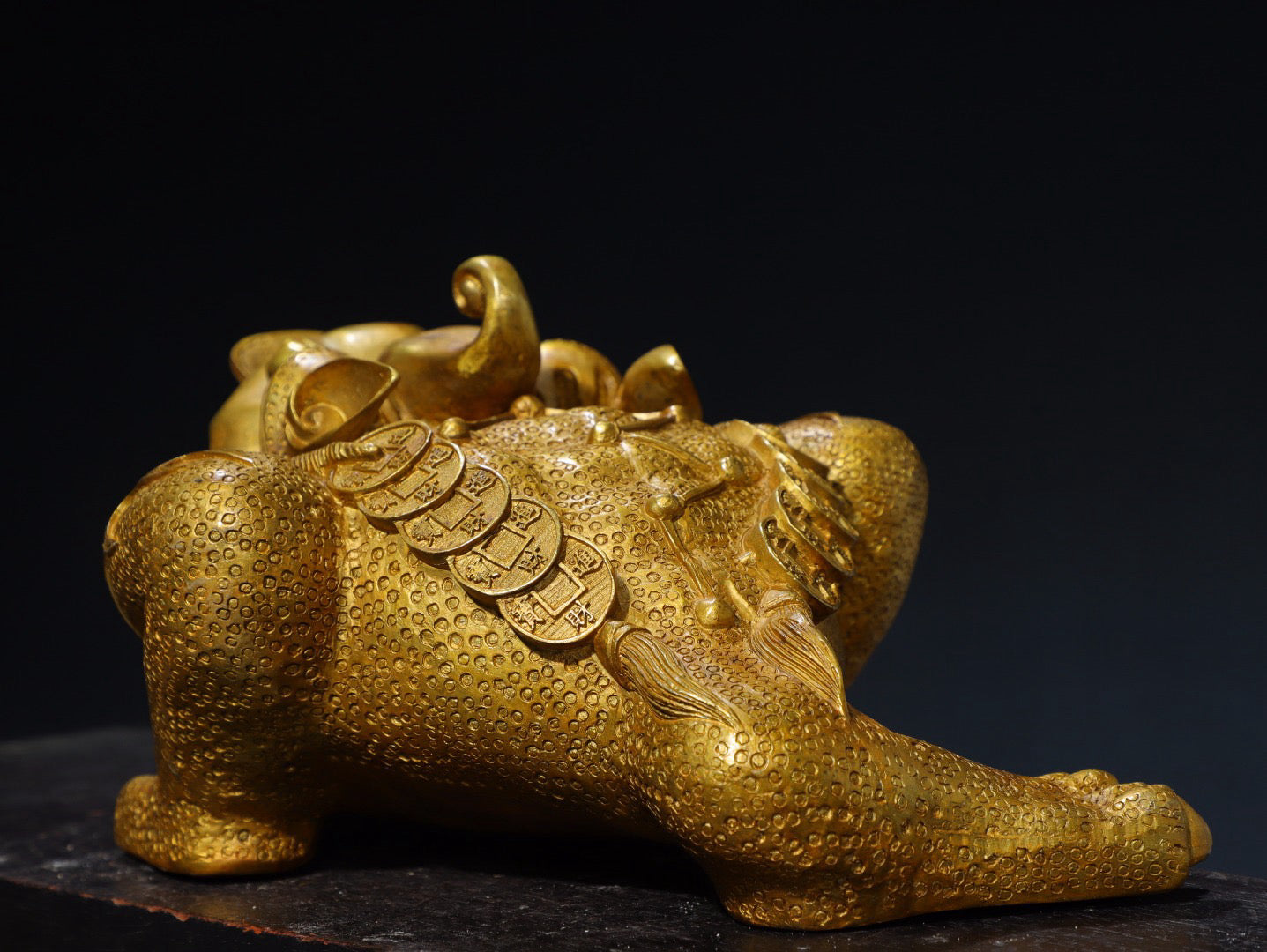 Chinese antique pure copper golden toad ornaments