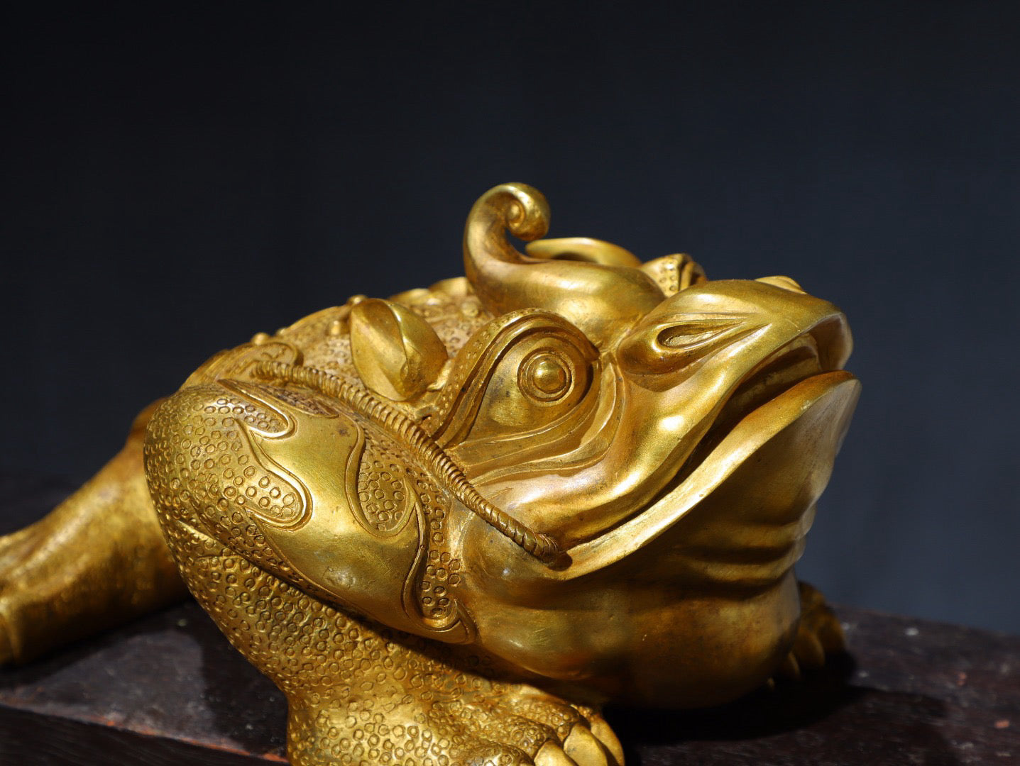 Chinese antique pure copper golden toad ornaments