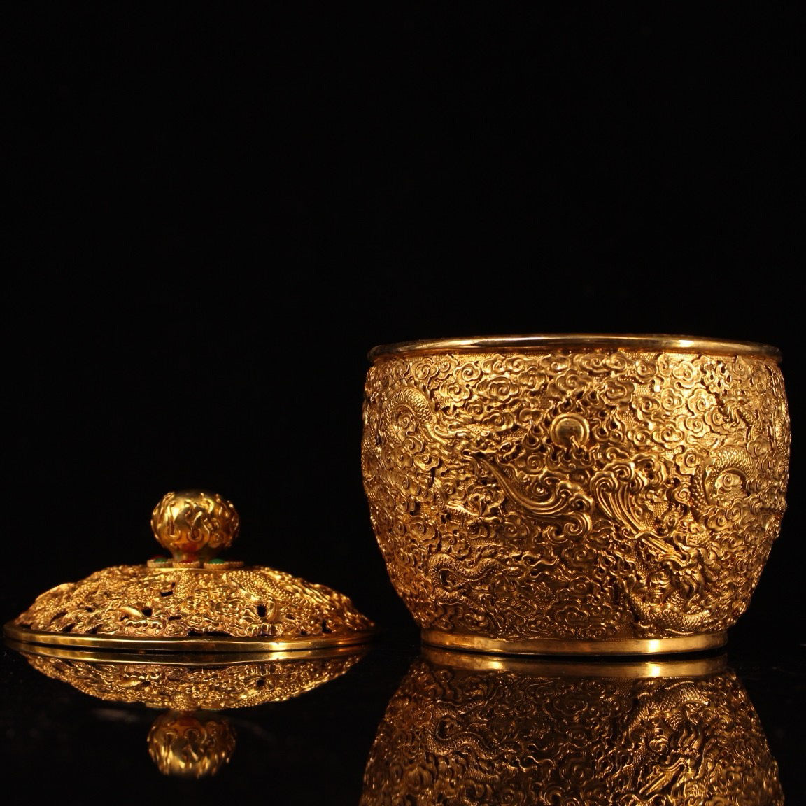 Chinese antique pure copper handcrafted carved gold-plated dragon storage jar