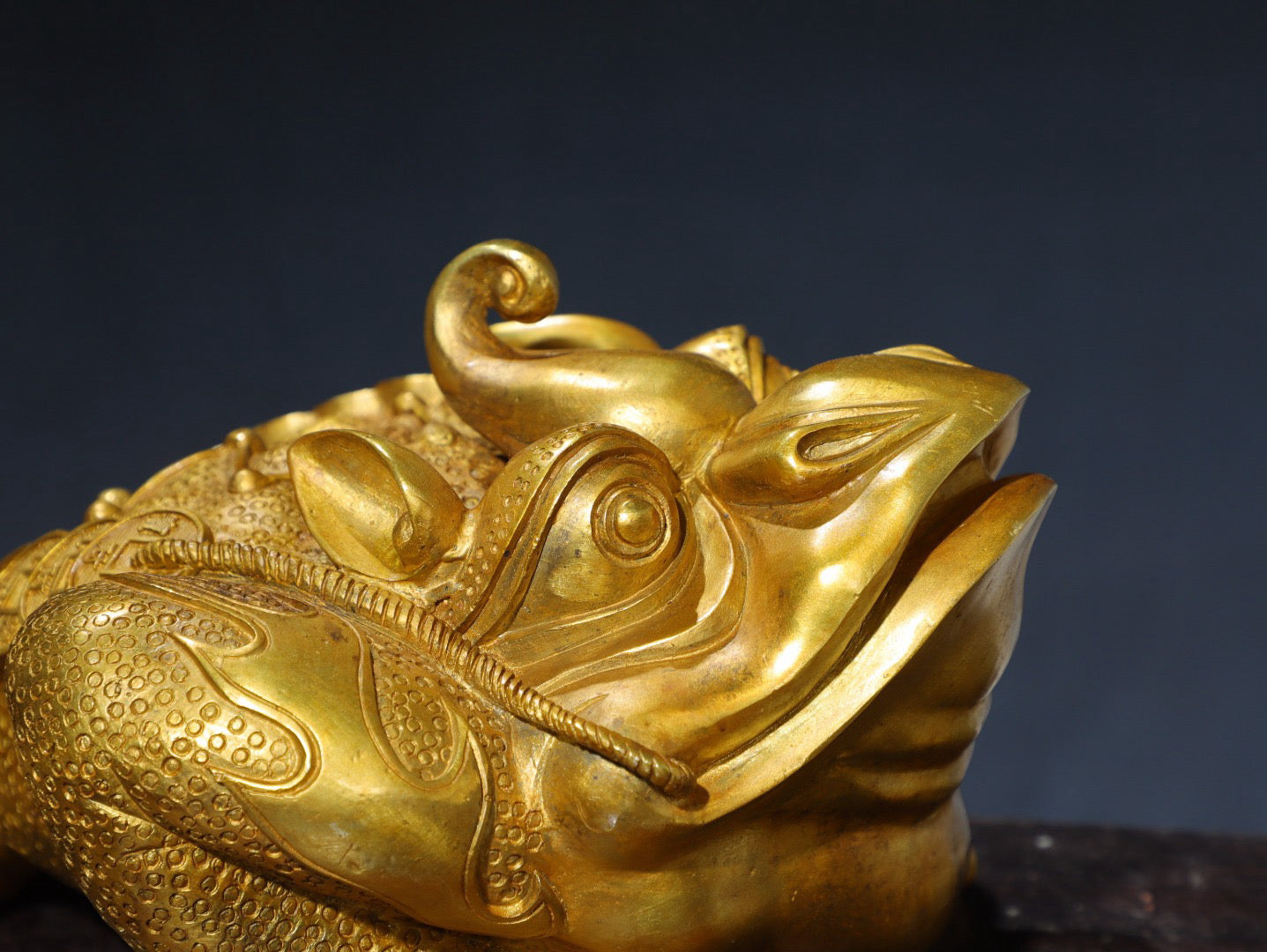 Chinese antique pure copper golden toad ornaments