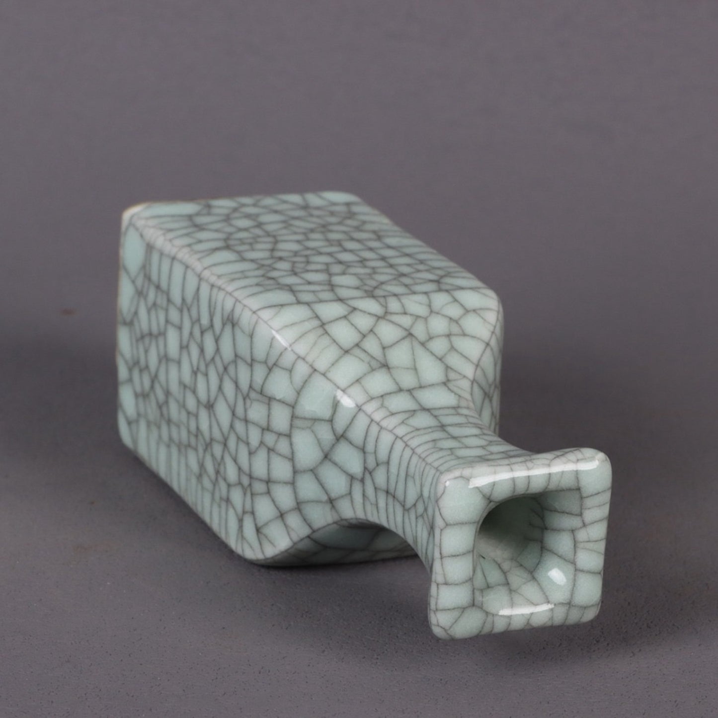 Ge Kiln Opening Square Small Shang Bottle