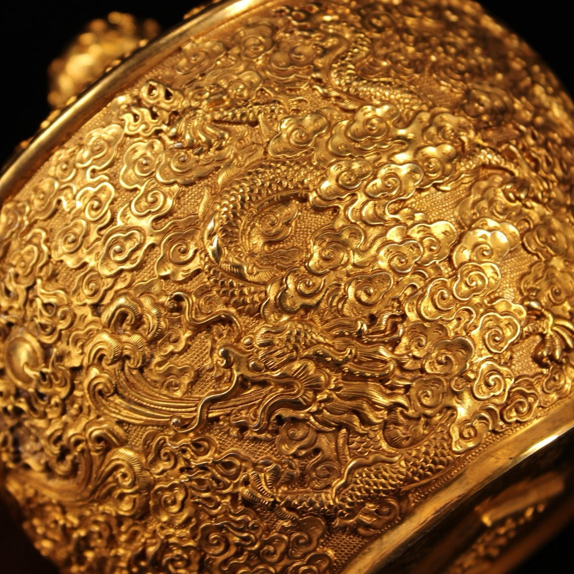 Chinese antique pure copper handcrafted carved gold-plated dragon storage jar