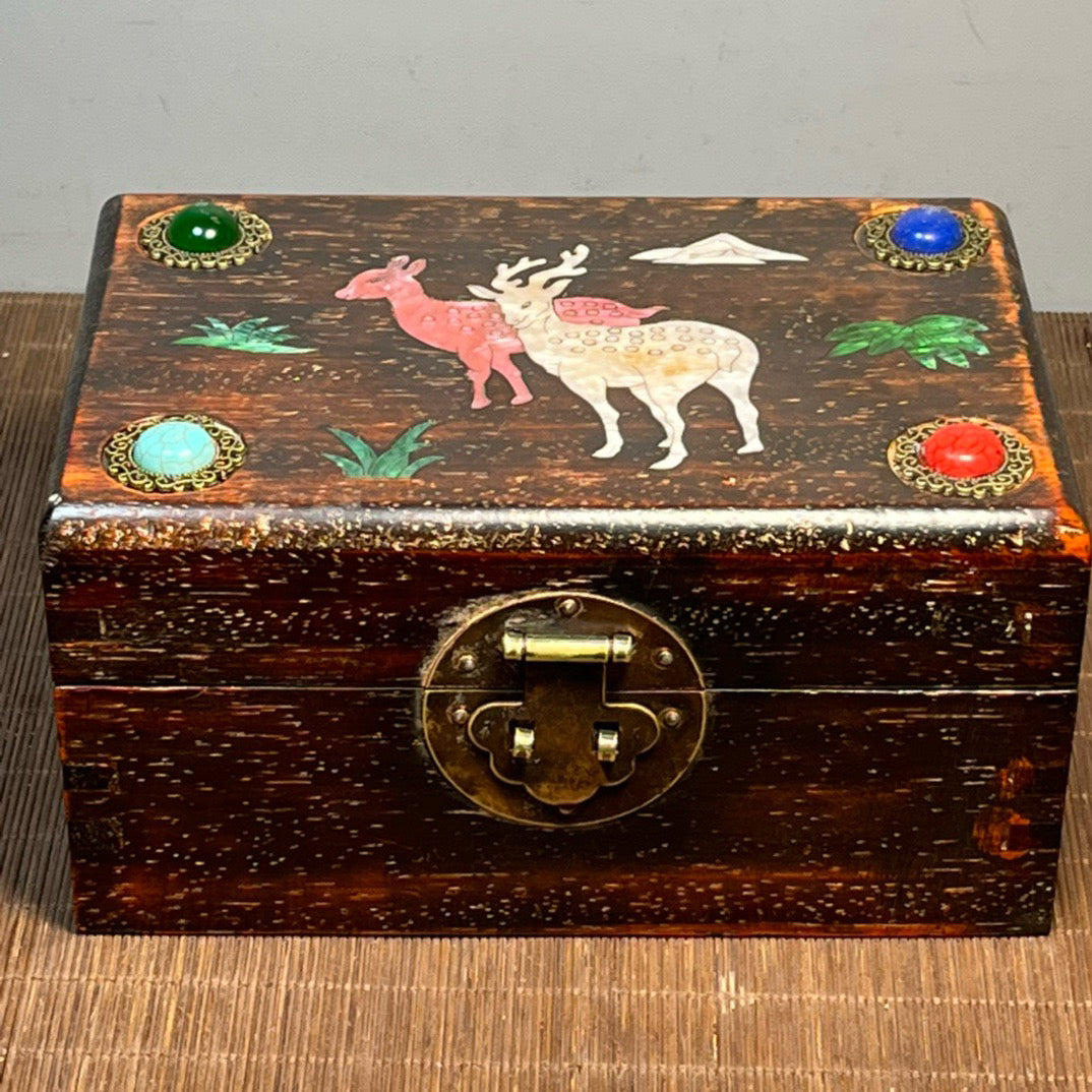 Sandalwood inlaid shell carved jewelry box