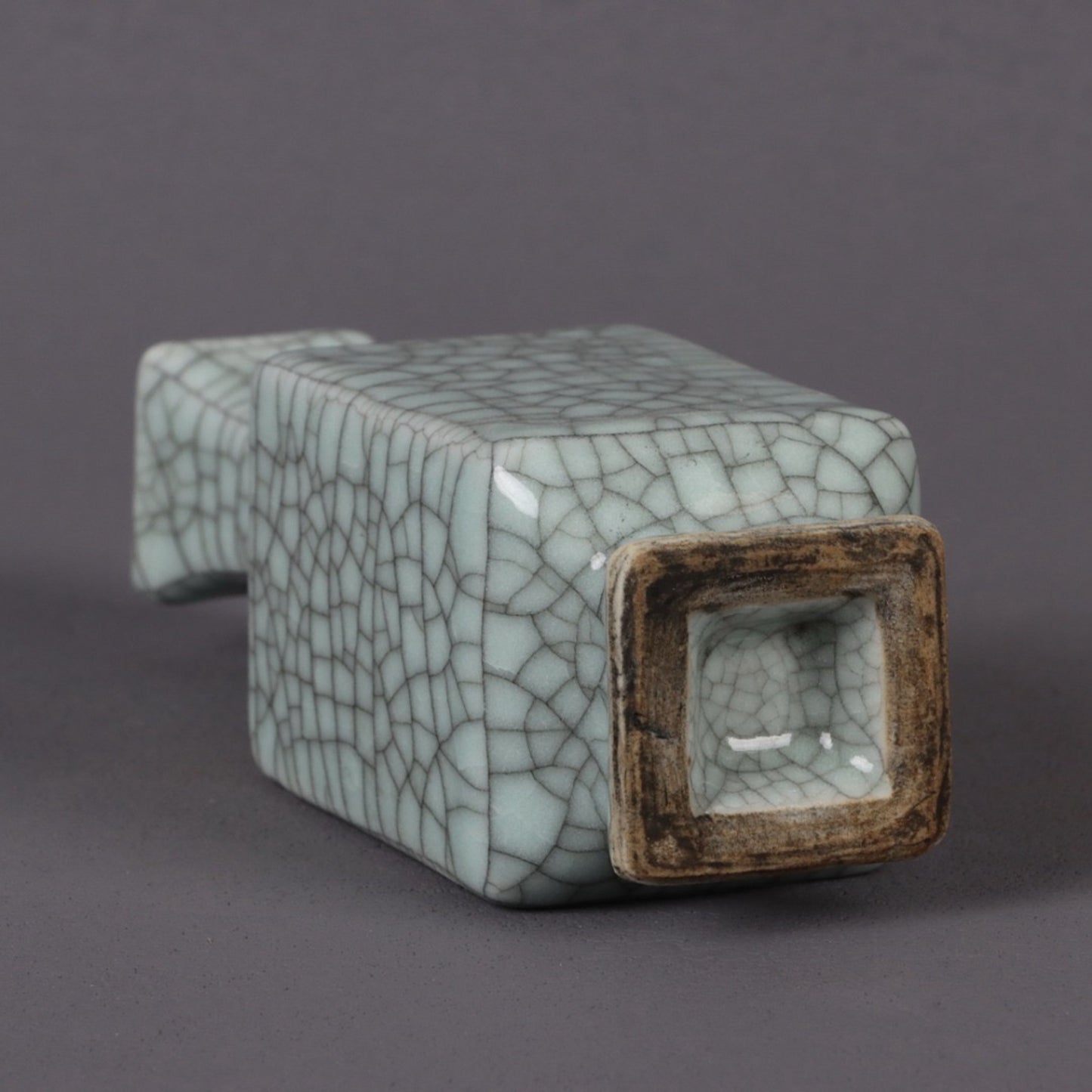Ge Kiln Opening Square Small Shang Bottle