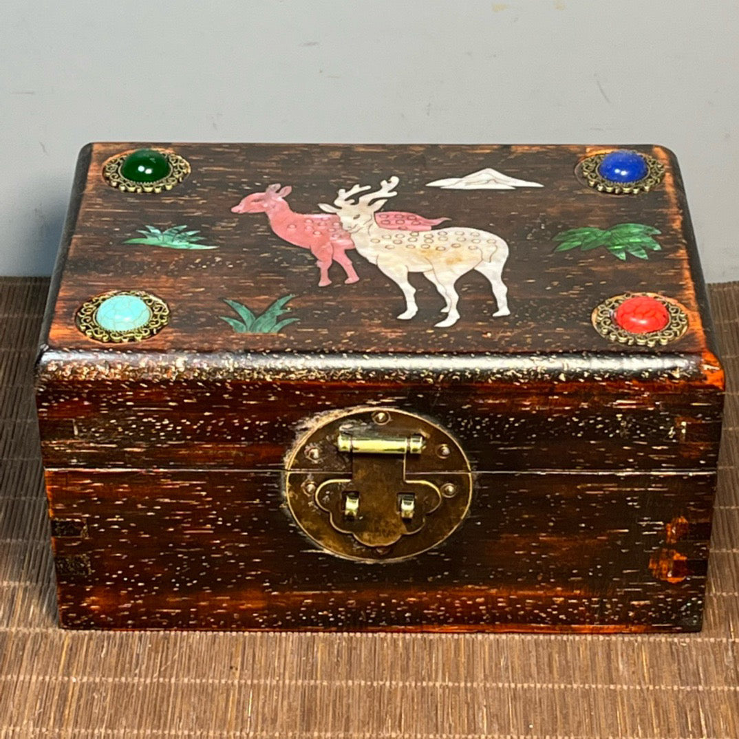 Sandalwood inlaid shell carved jewelry box