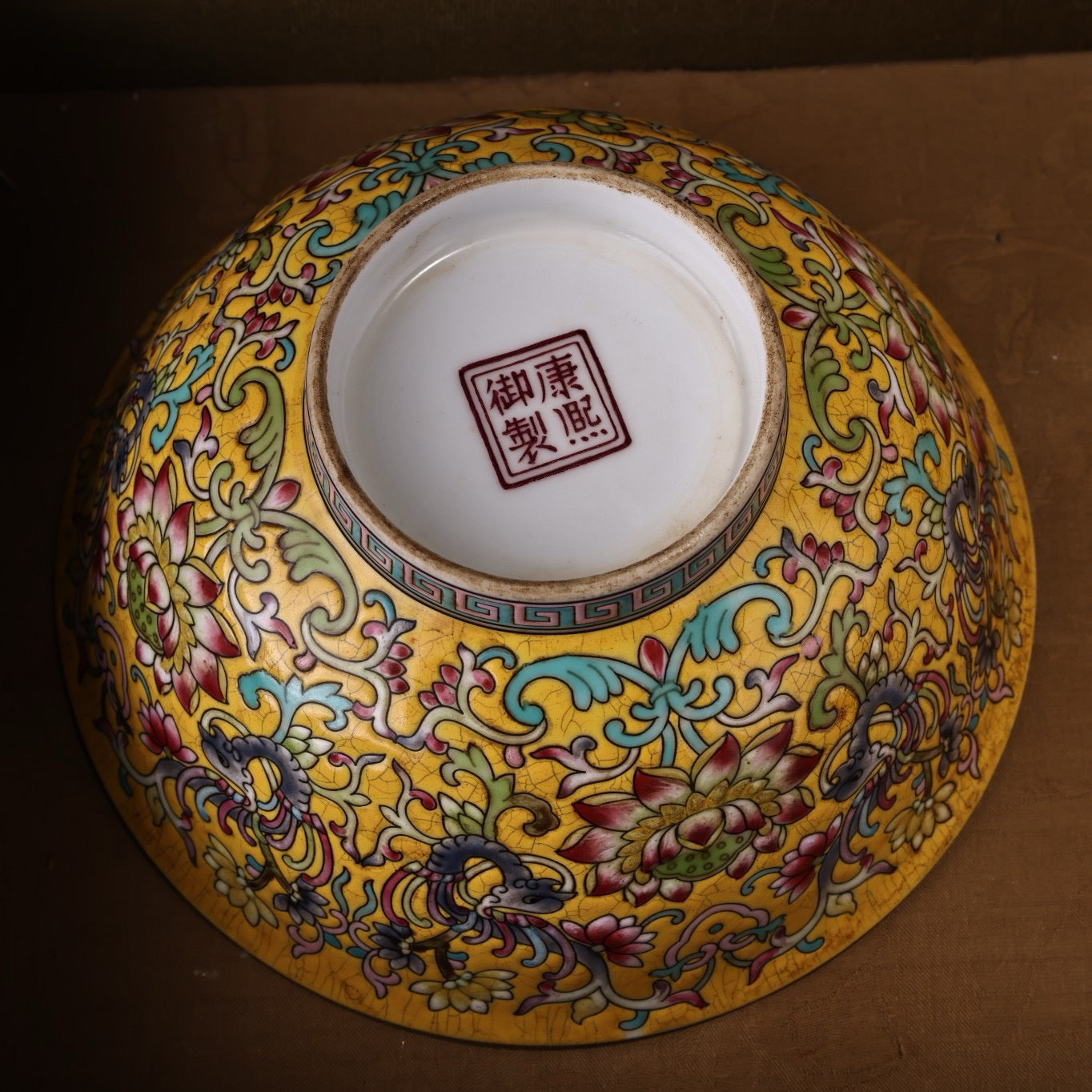 A pair of Chinese antique enamel hand-painted pink porcelain bowls