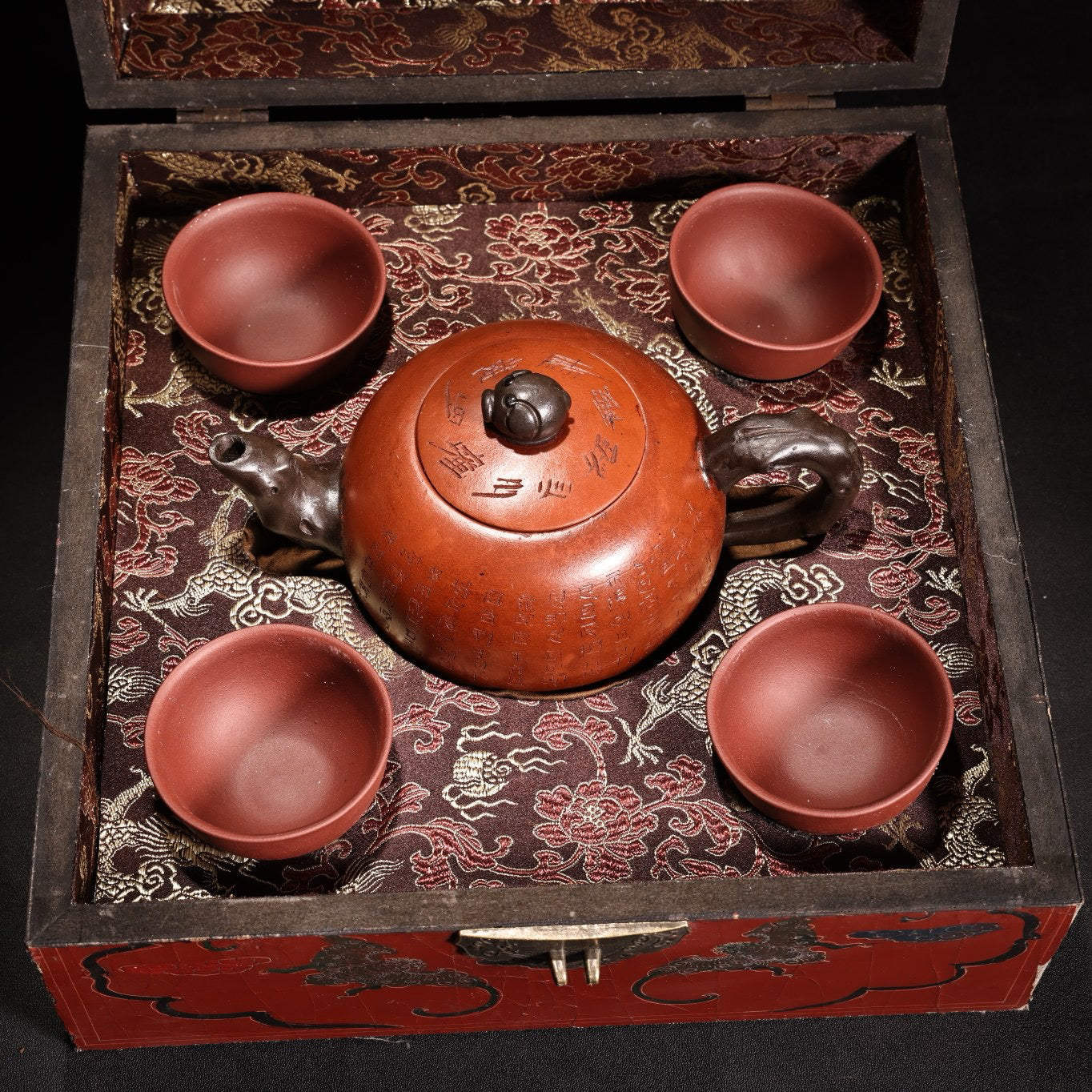 A set of Chinese antique tea sets