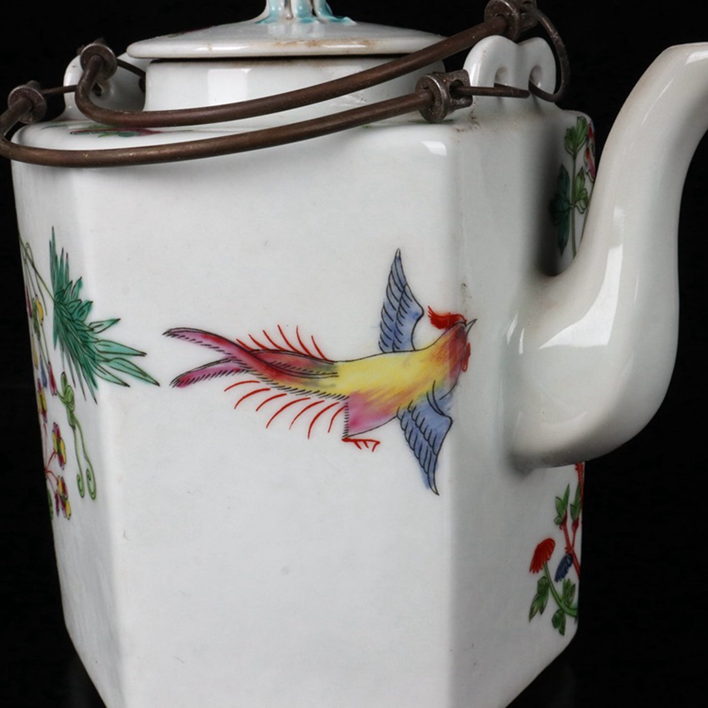 Pink Flower and Bird Diagram Six sided Qiao Liang Pot
