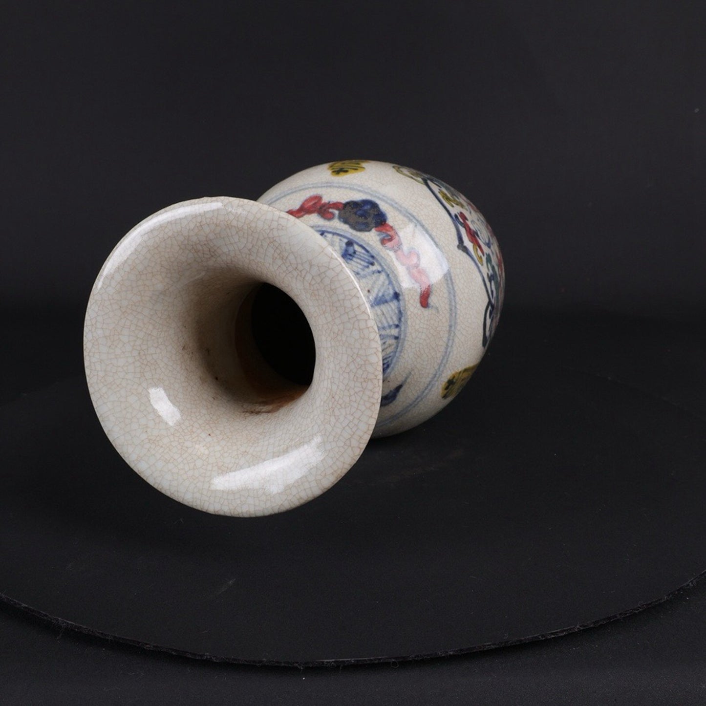 Doucai Window Opening Blessed Doll Pattern Guanyin Bottle