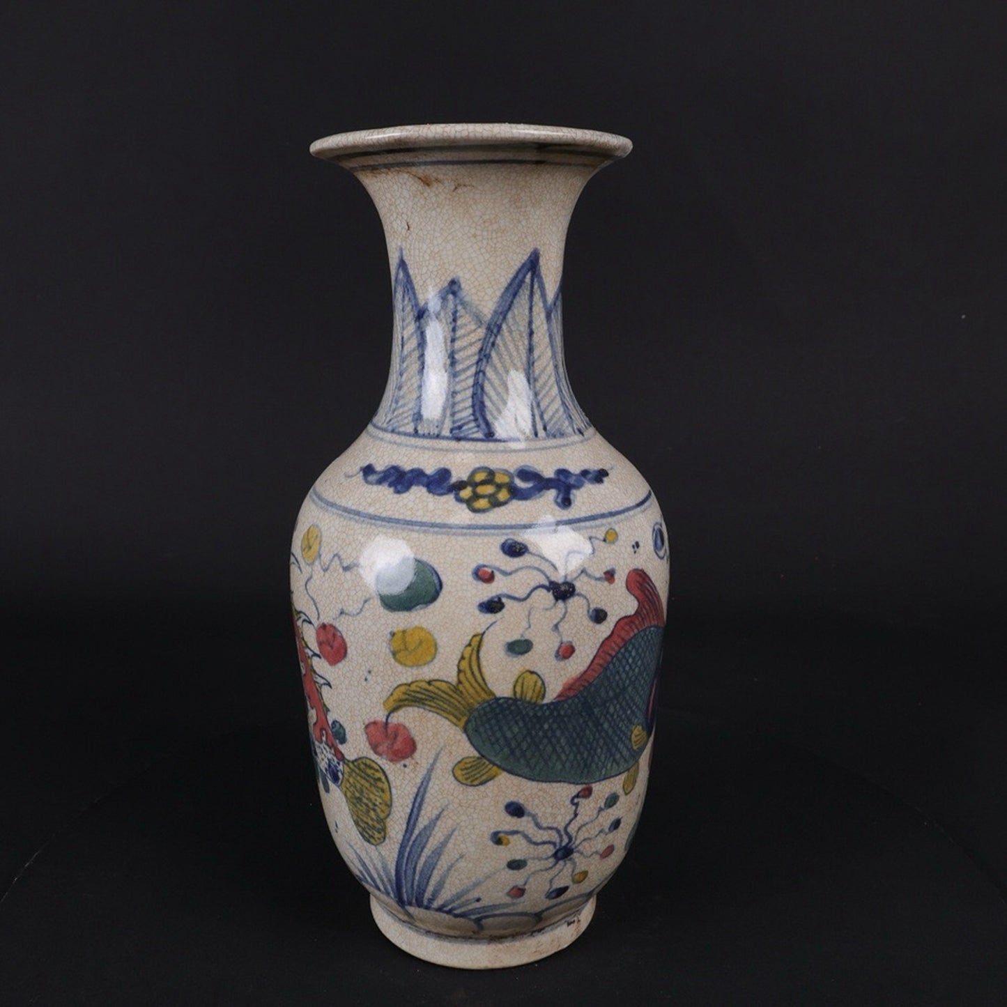 Doucai Guanyin vase with fish pattern every year
