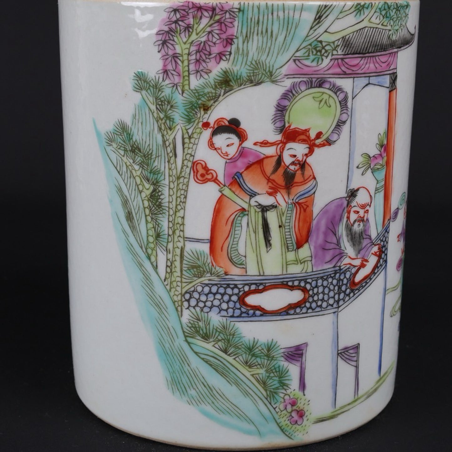 Pink character story pattern pen holder