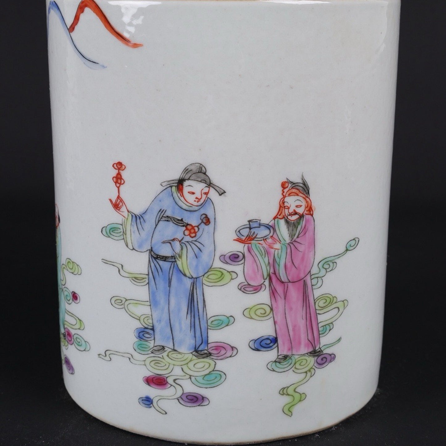 Pink character story pattern pen holder