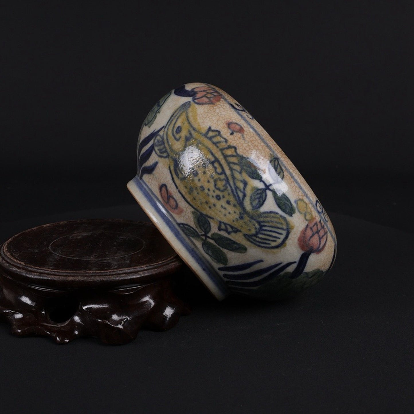 Blue and white blooms with surplus patterns every year, small brush wash