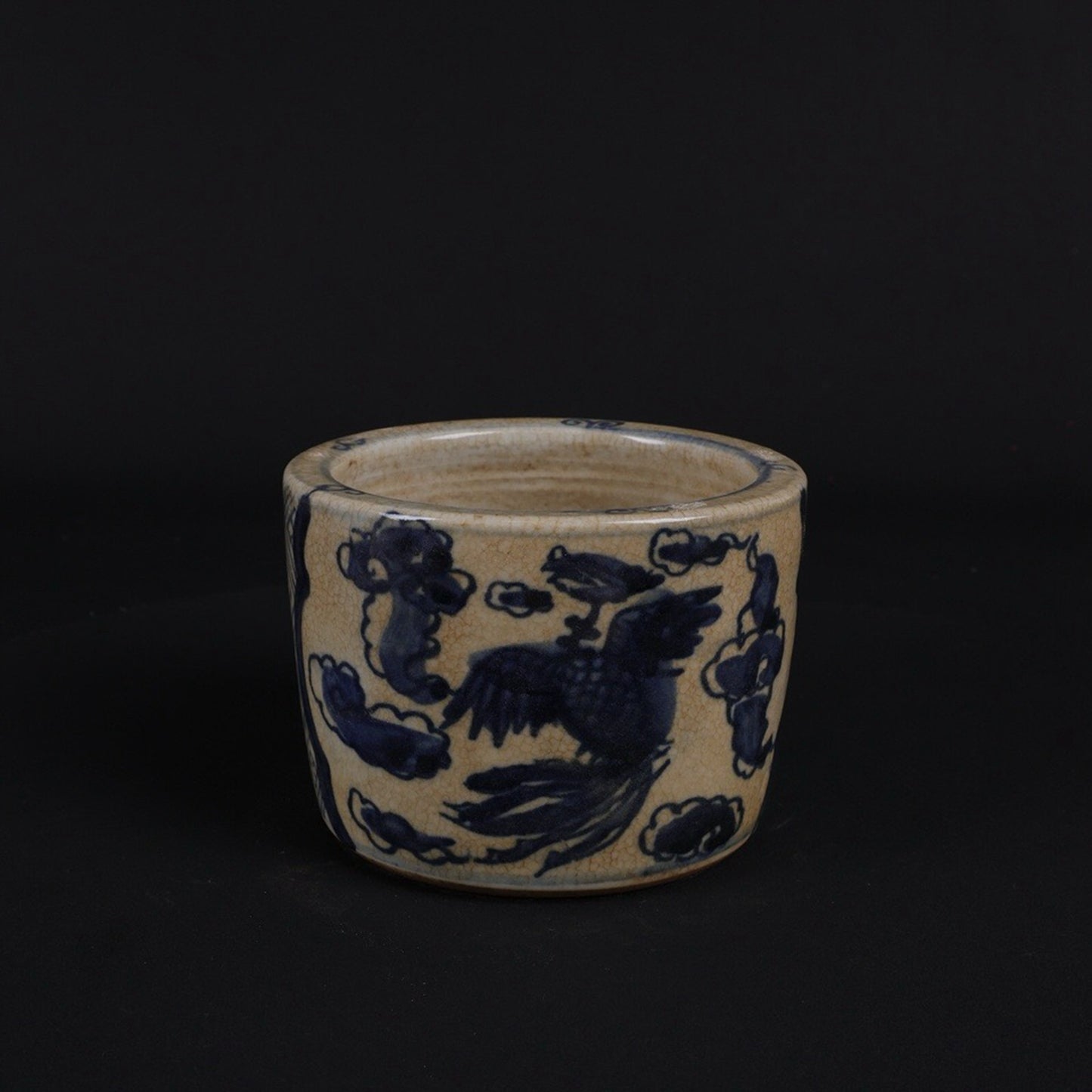 Small pen holder with open blue and white design, twin phoenixes presenting auspicious patterns