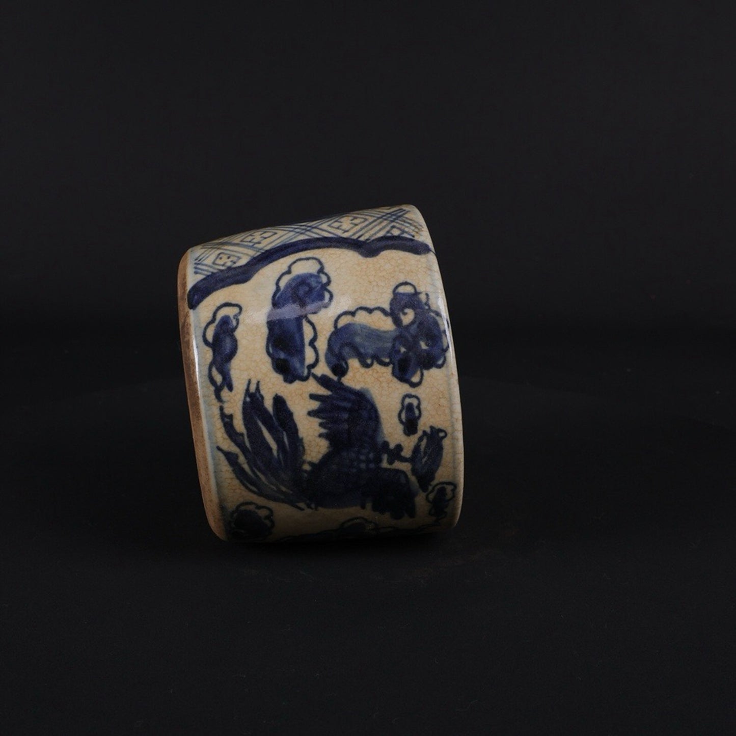 Small pen holder with open blue and white design, twin phoenixes presenting auspicious patterns