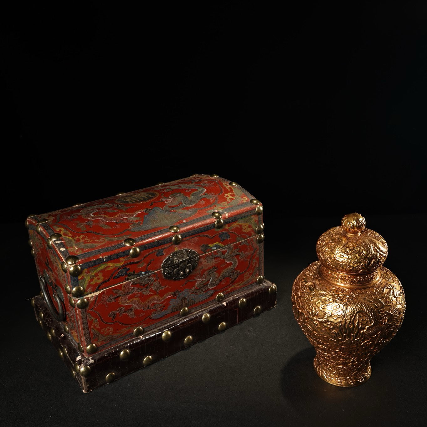 Chinese antique pure copper high relief carved gilded pan dragon general jar
