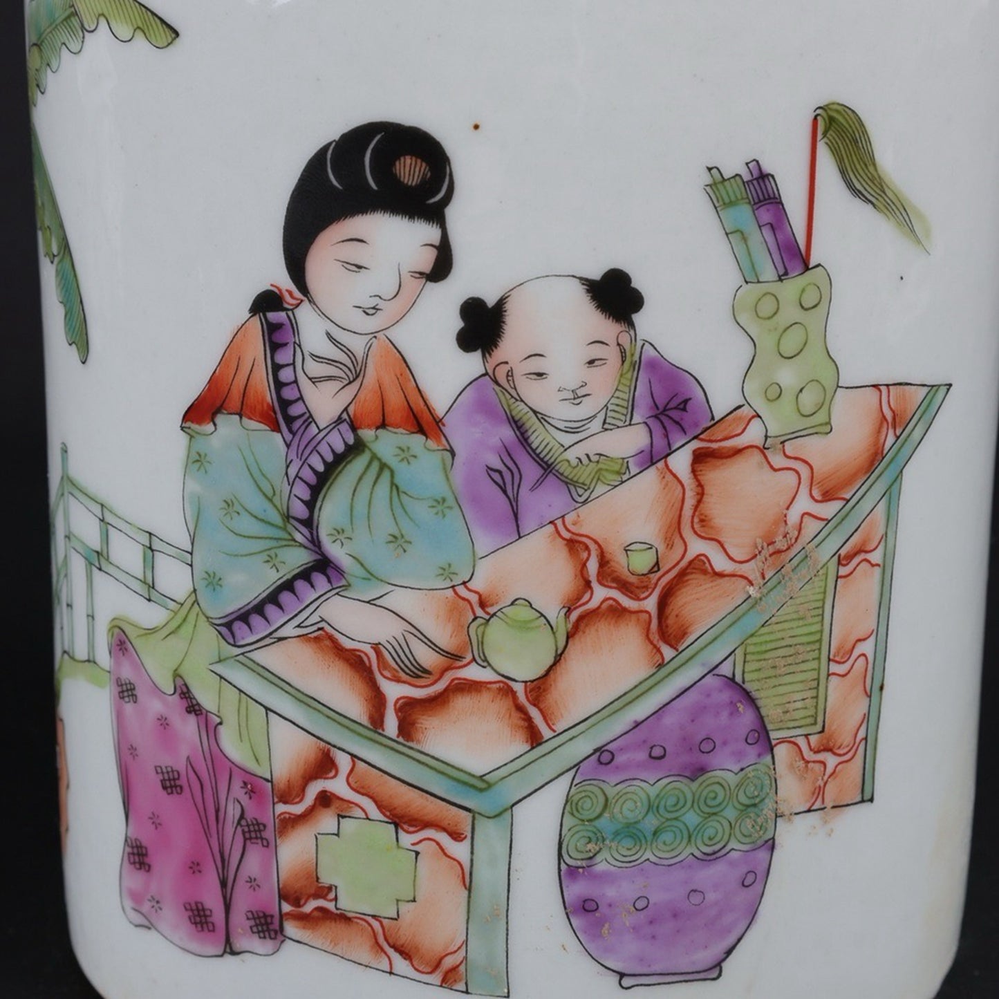 Pink pretty girl patterned pen holder