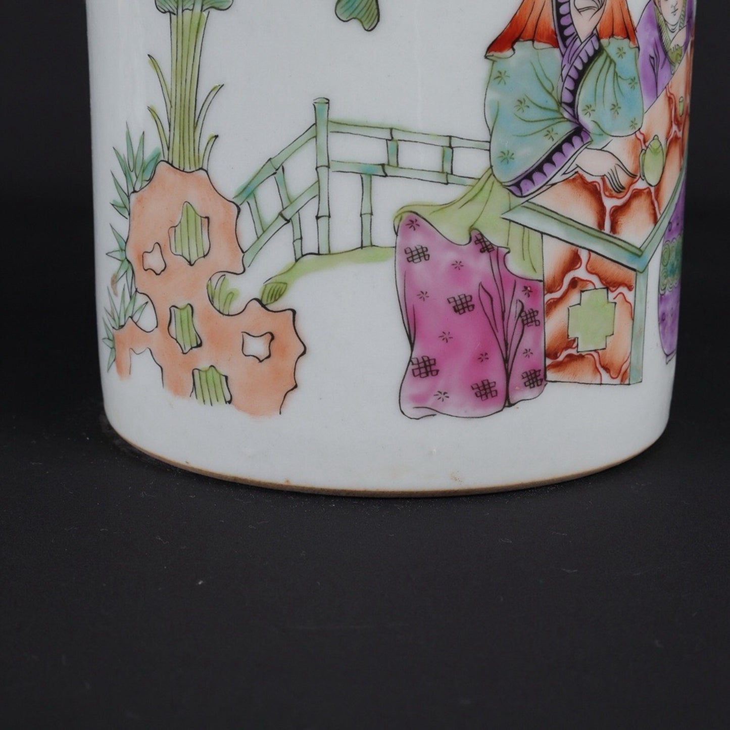 Pink pretty girl patterned pen holder