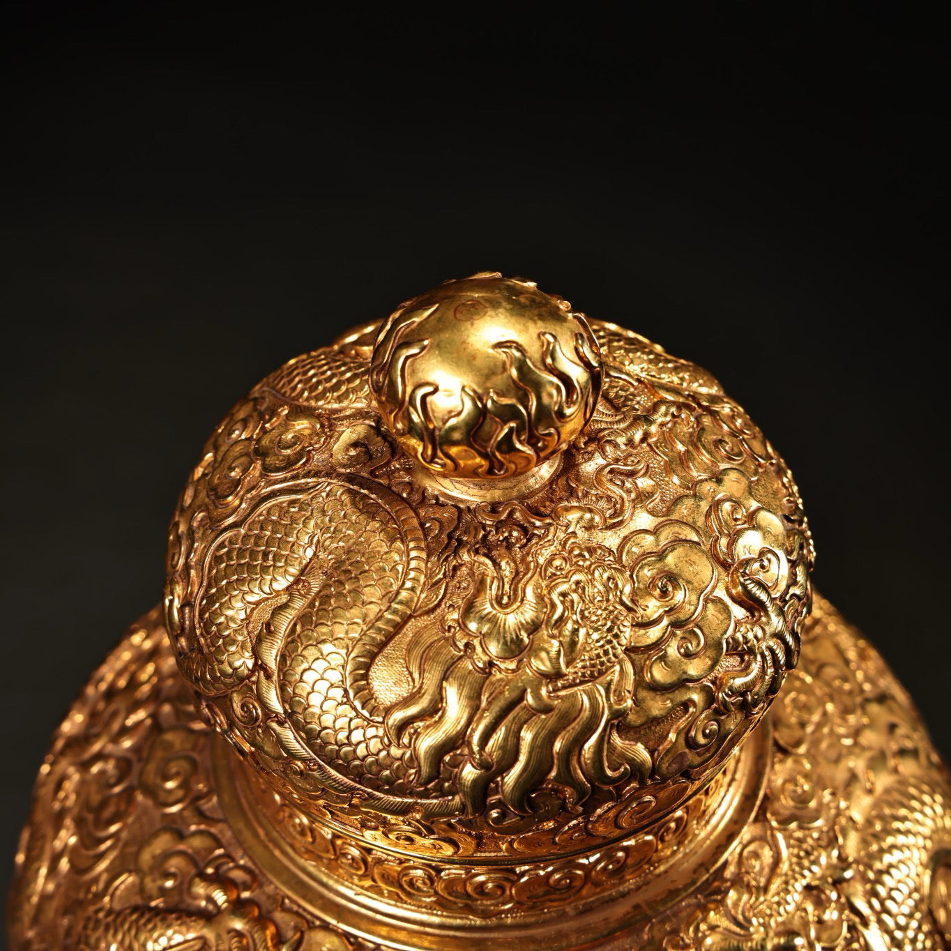Chinese antique pure copper high relief carved gilded pan dragon general jar