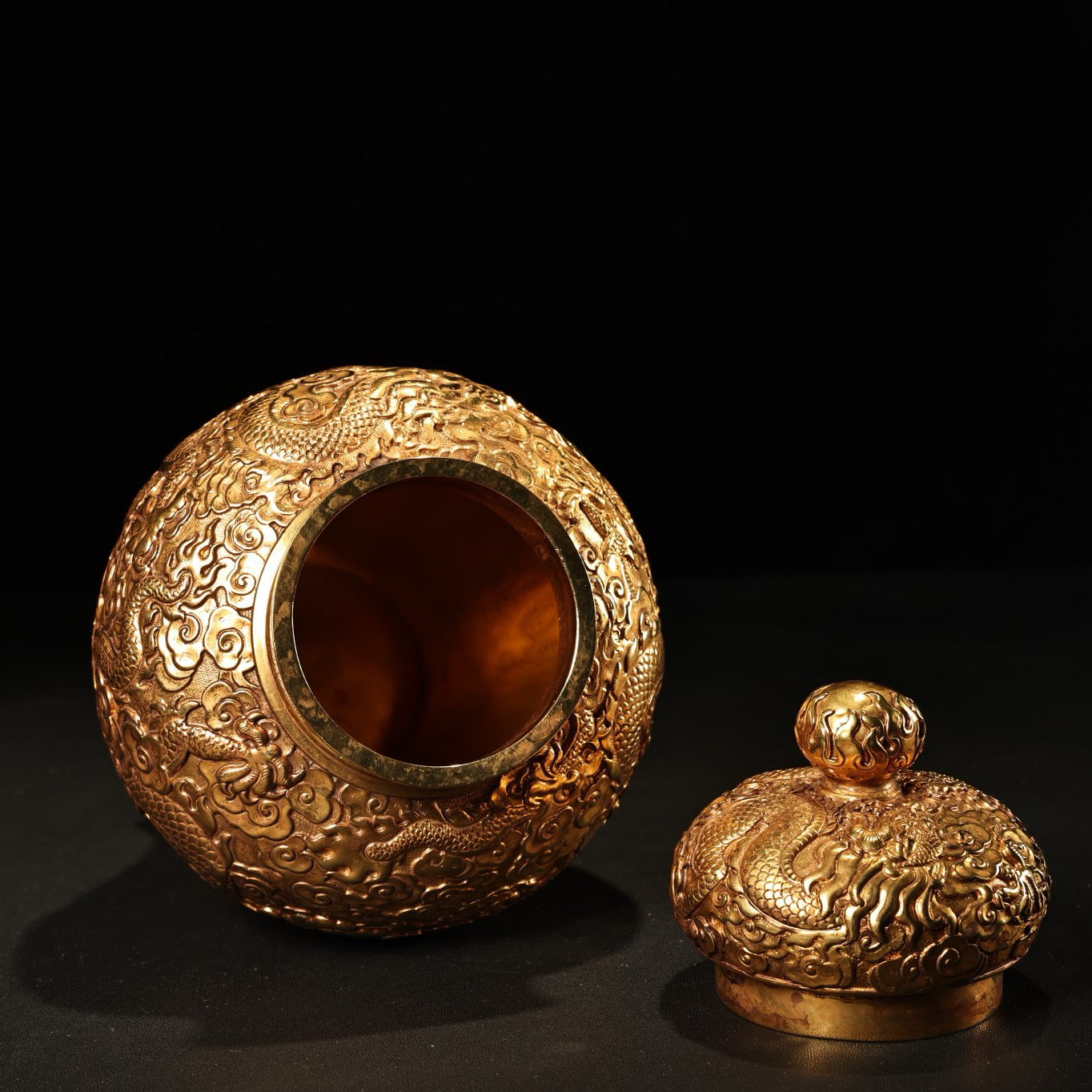 Chinese antique pure copper high relief carved gilded pan dragon general jar