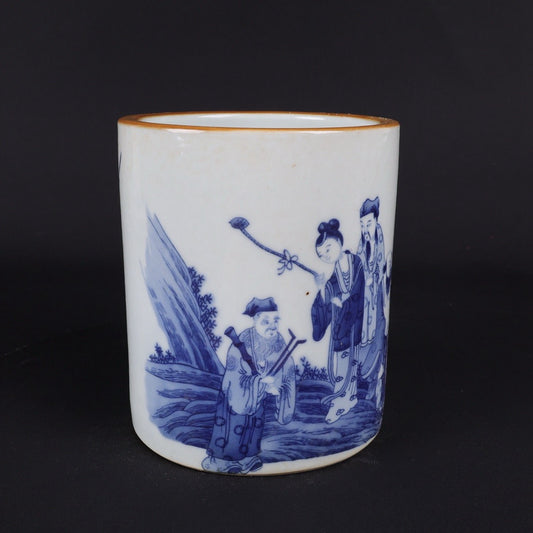 Blue and white Eight Immortals Crossing the Sea pattern pen holder