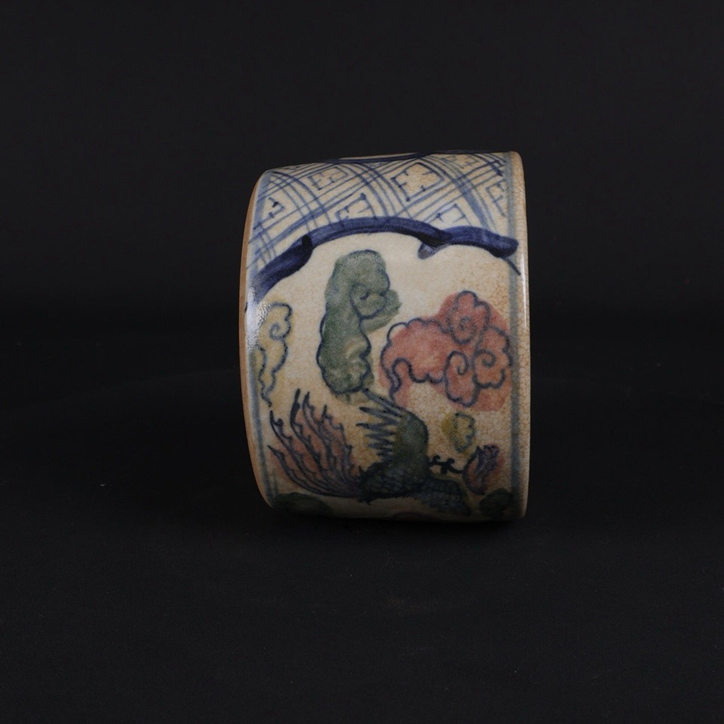 Small pen holder with a pattern of open color, open windows, double phoenixes presenting auspiciousness