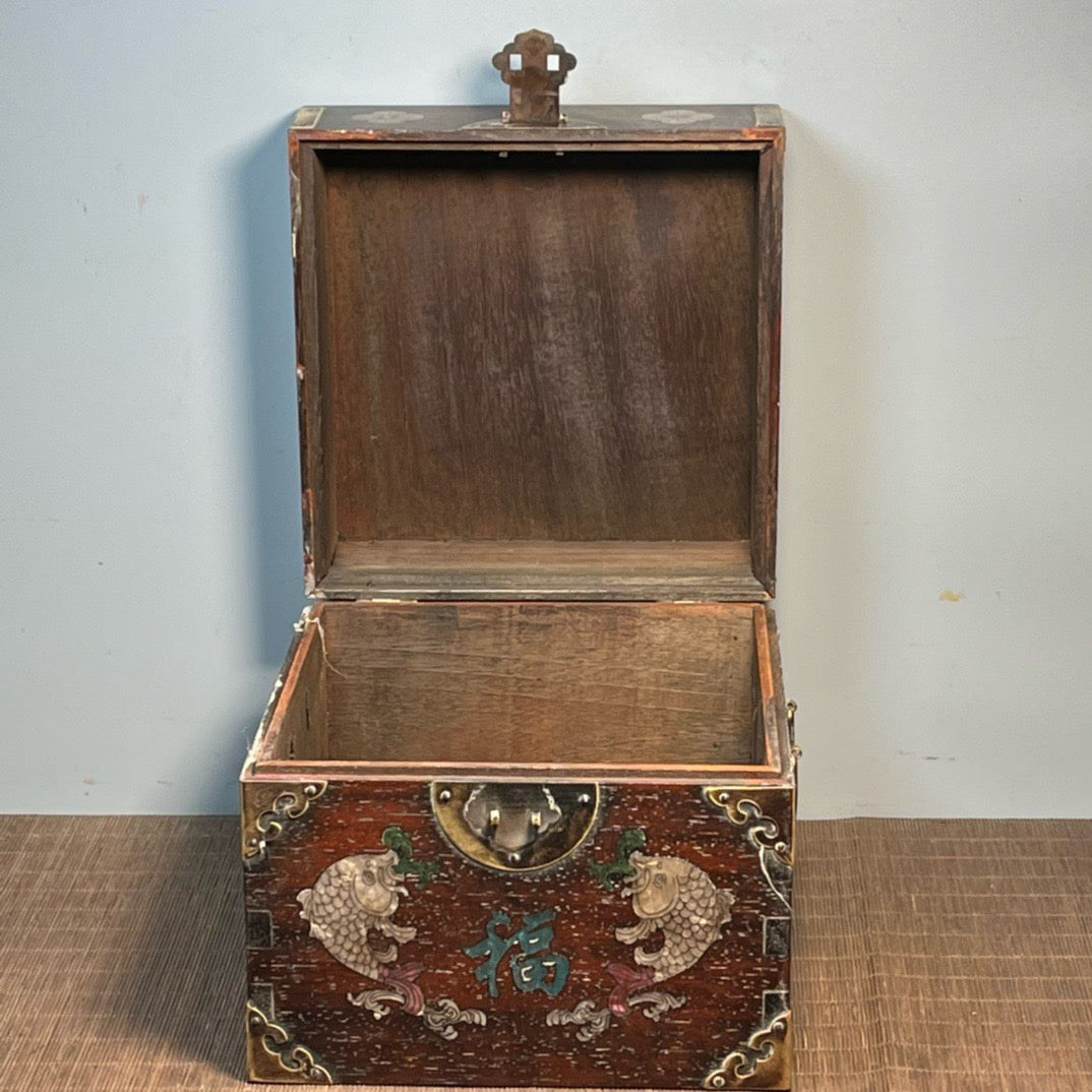 Sandalwood inlaid shell carved square jewelry box