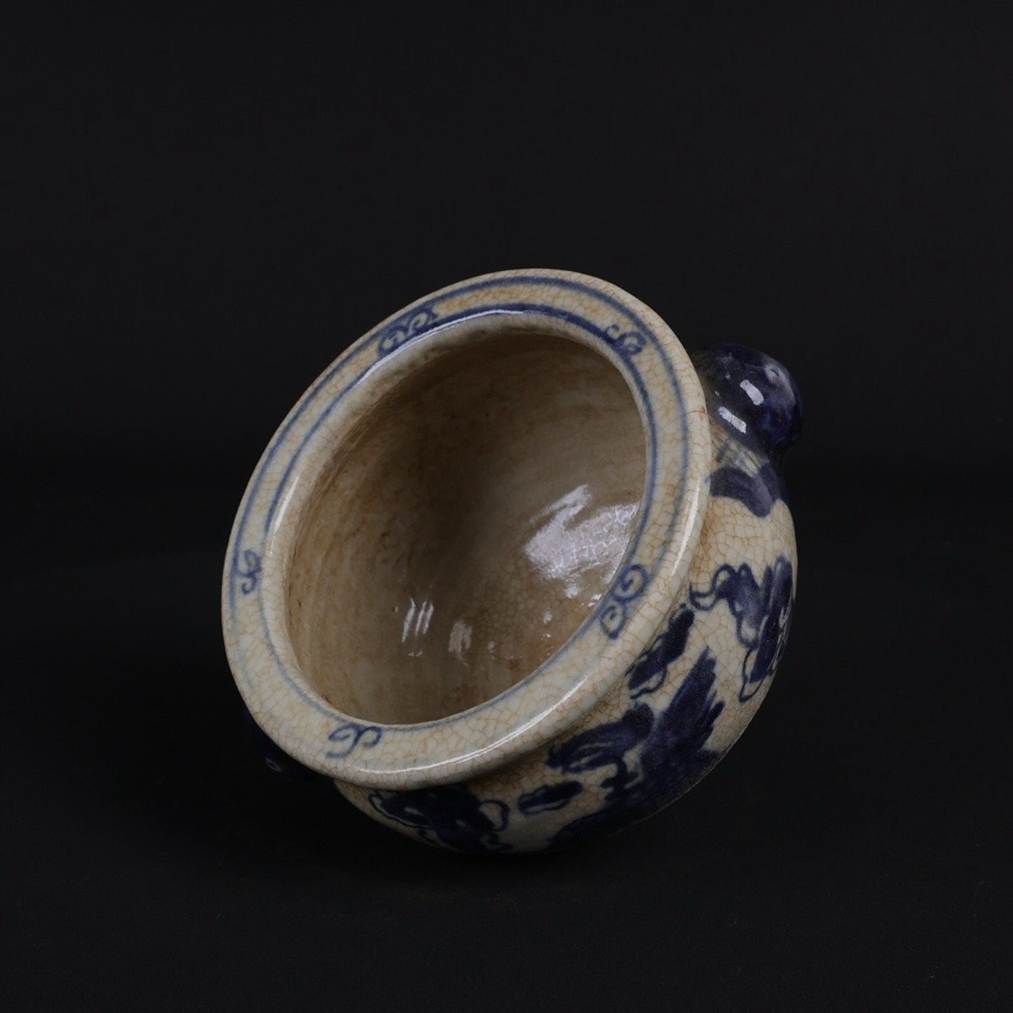 Blue and white open pieces, twin phoenixes presenting auspicious patterns, animal head incense burner