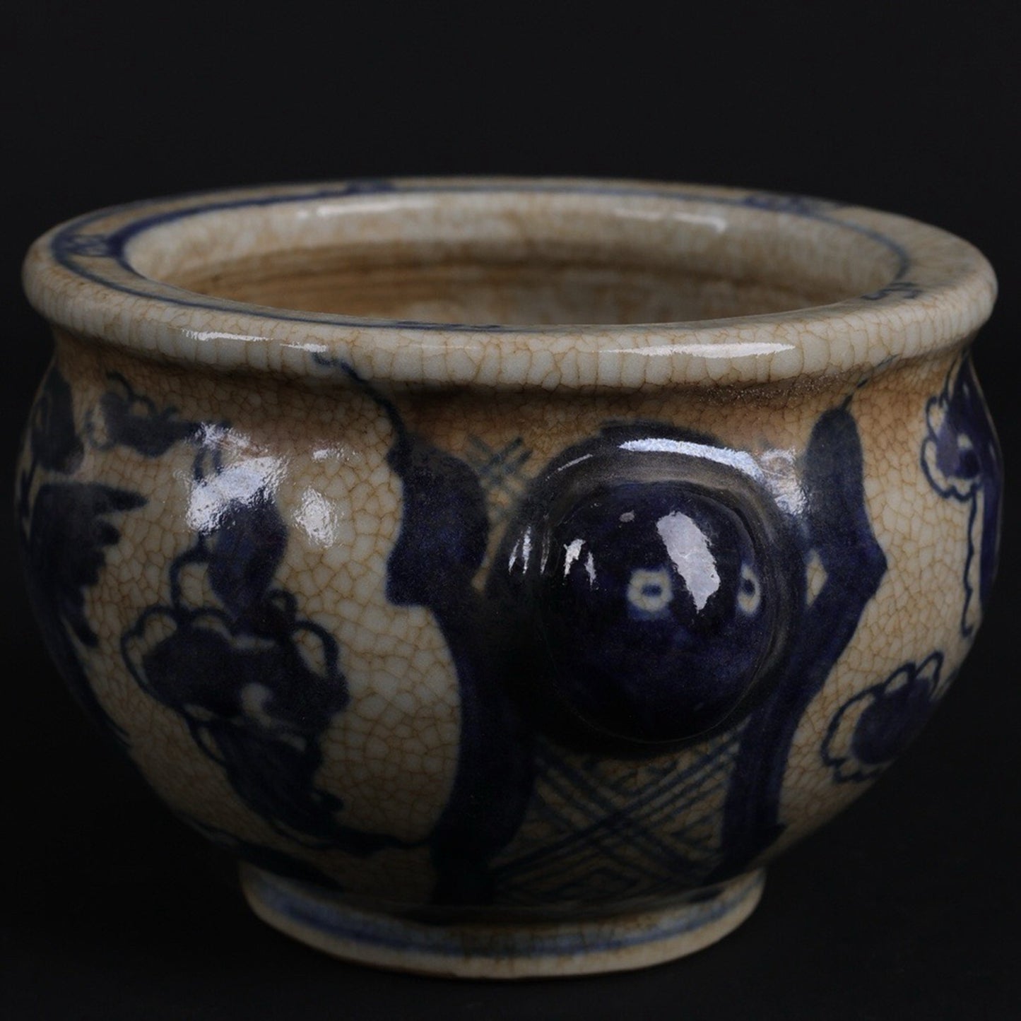 Blue and white open pieces, twin phoenixes presenting auspicious patterns, animal head incense burner