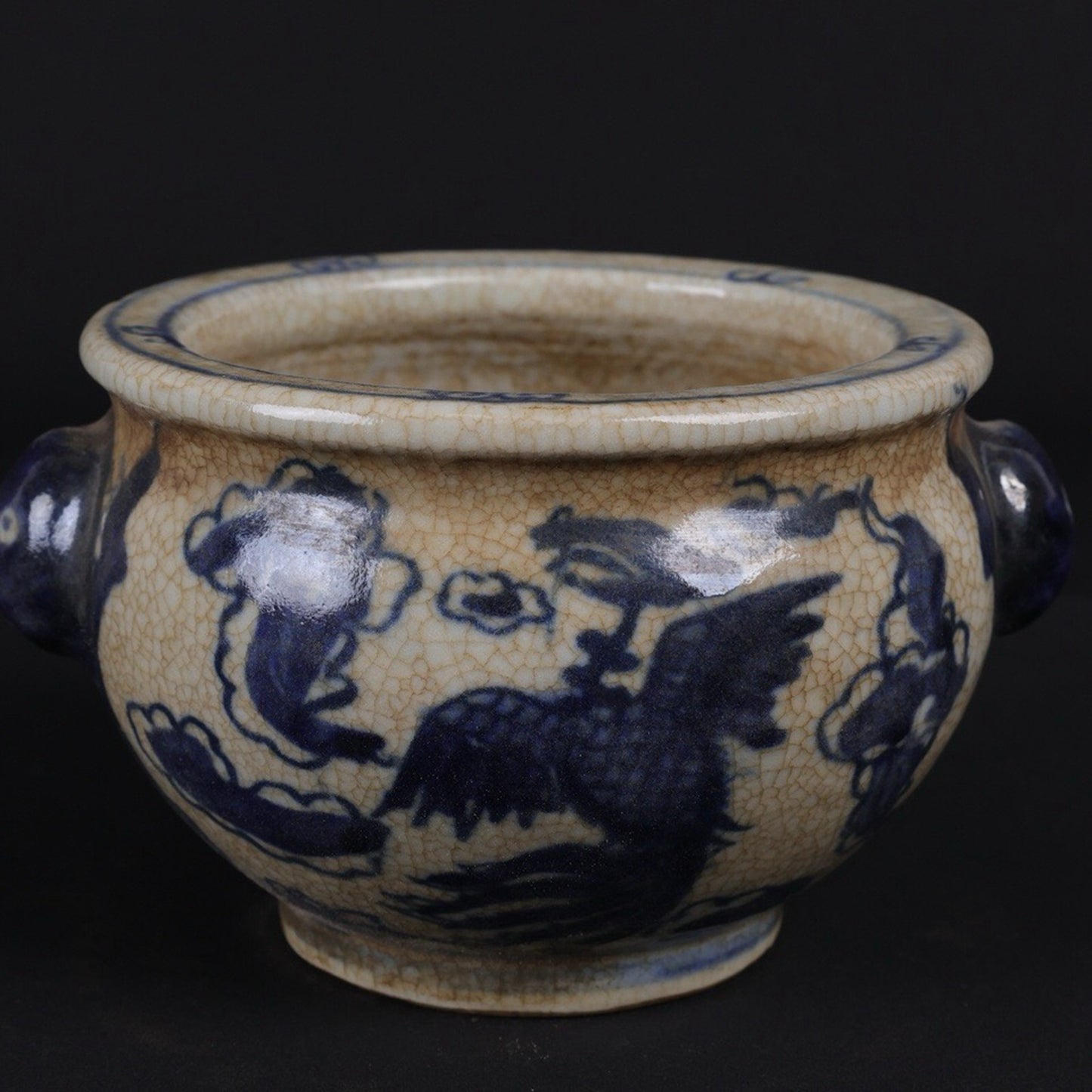 Blue and white open pieces, twin phoenixes presenting auspicious patterns, animal head incense burner