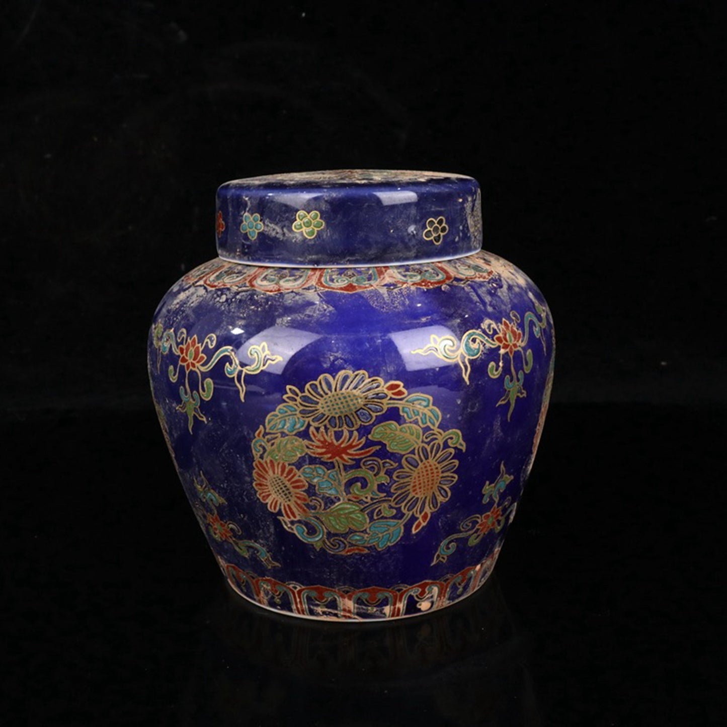 Enamel colored flower patterned ceiling shaped jar