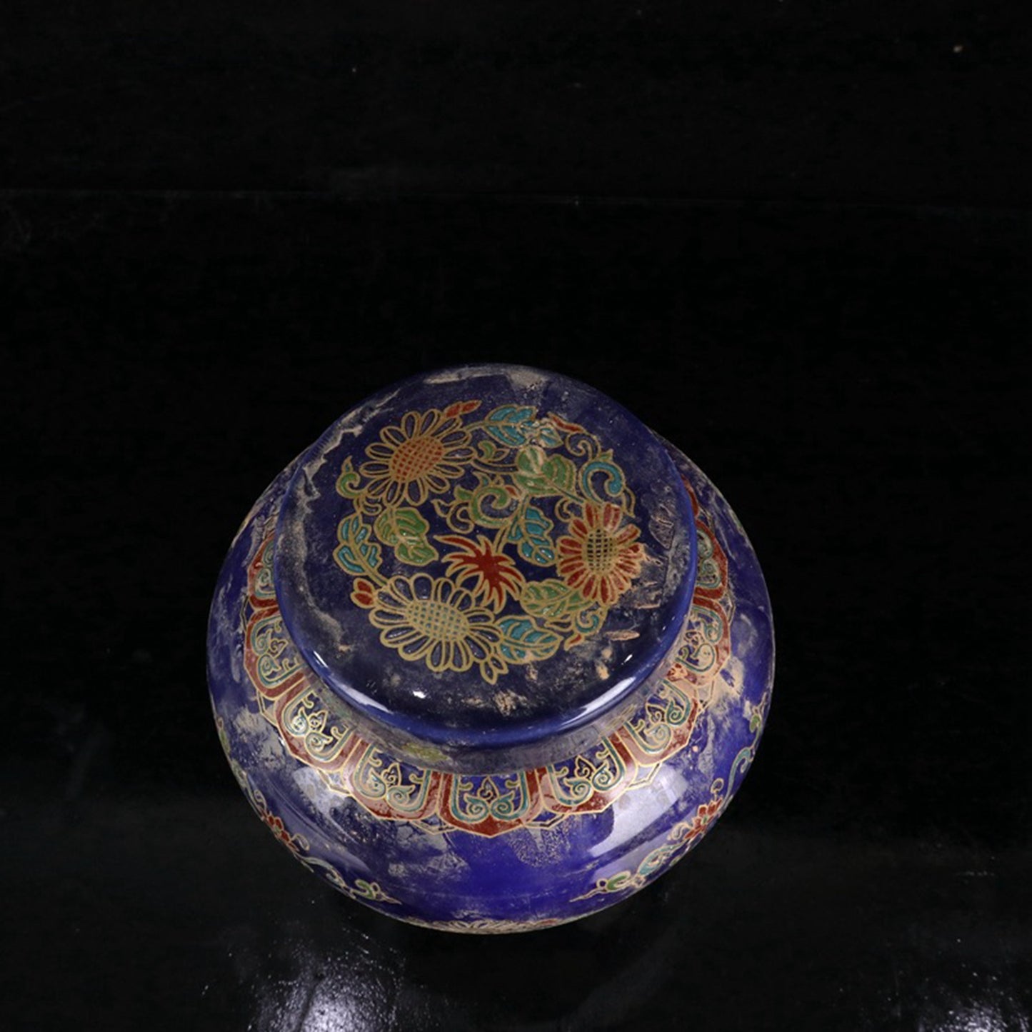 Enamel colored flower patterned ceiling shaped jar