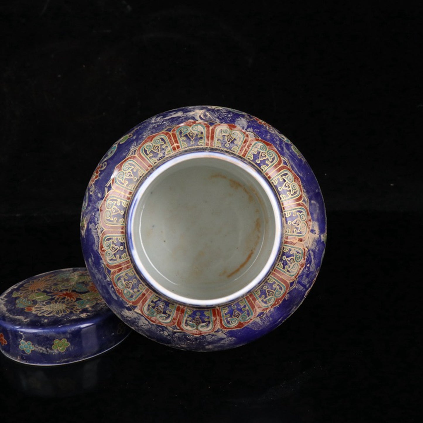 Enamel colored flower patterned ceiling shaped jar