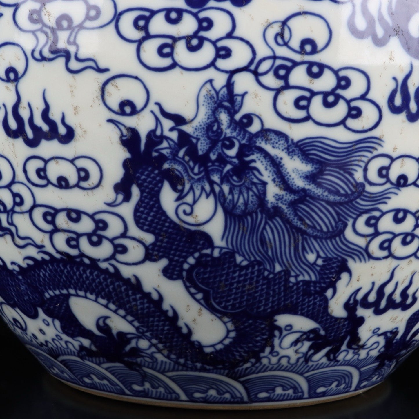 Blue and white cloud dragon pattern brush wash